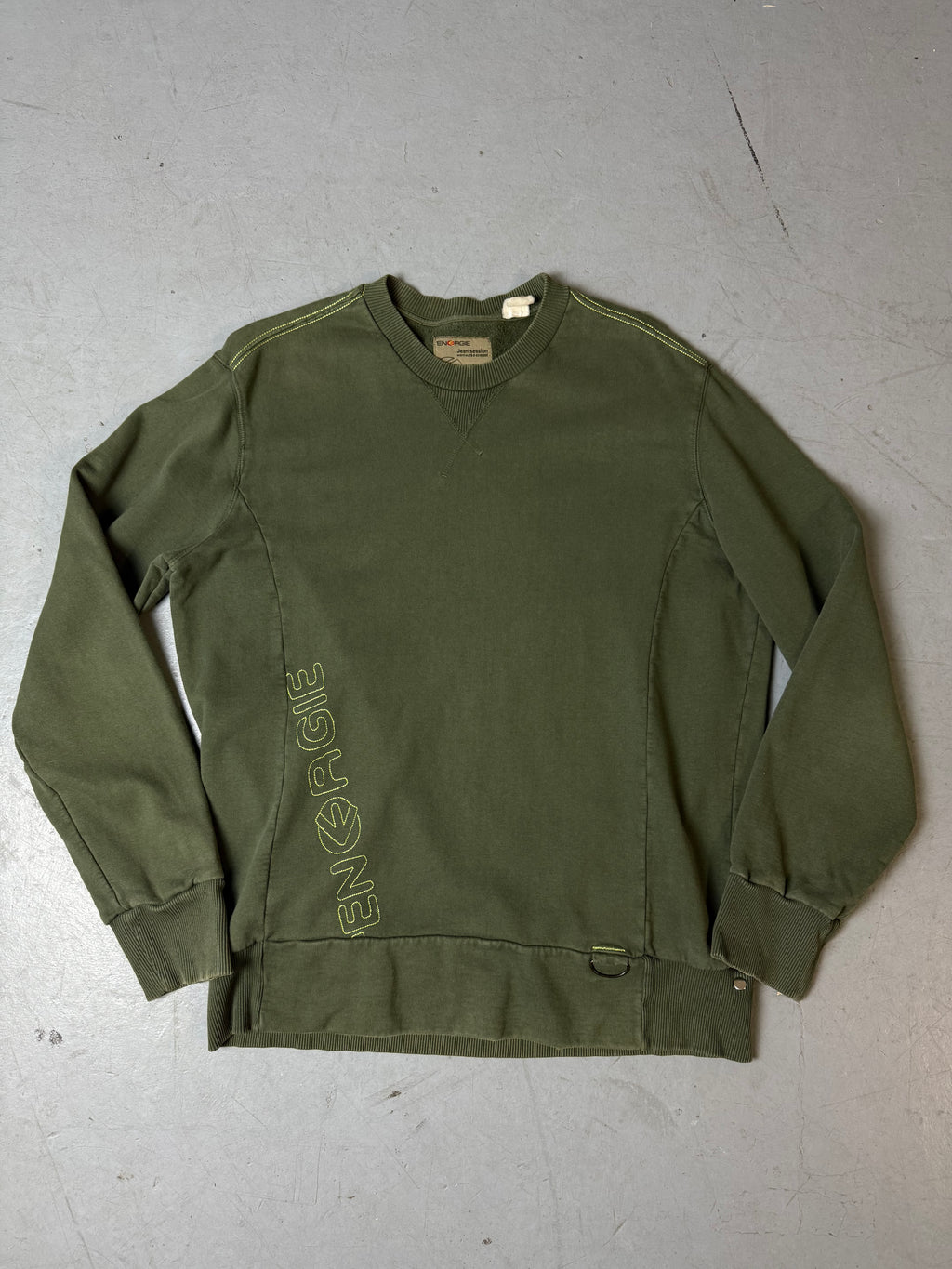 Produktbild von Vintage Energie Khaki Green Sweater von vorne