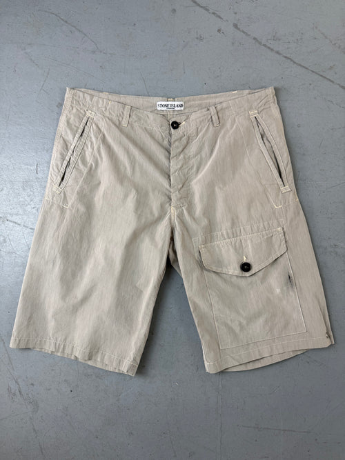 Vintage Stone Island Beige Shorts für Herren. Y2K Second Hand 2000s Fashion