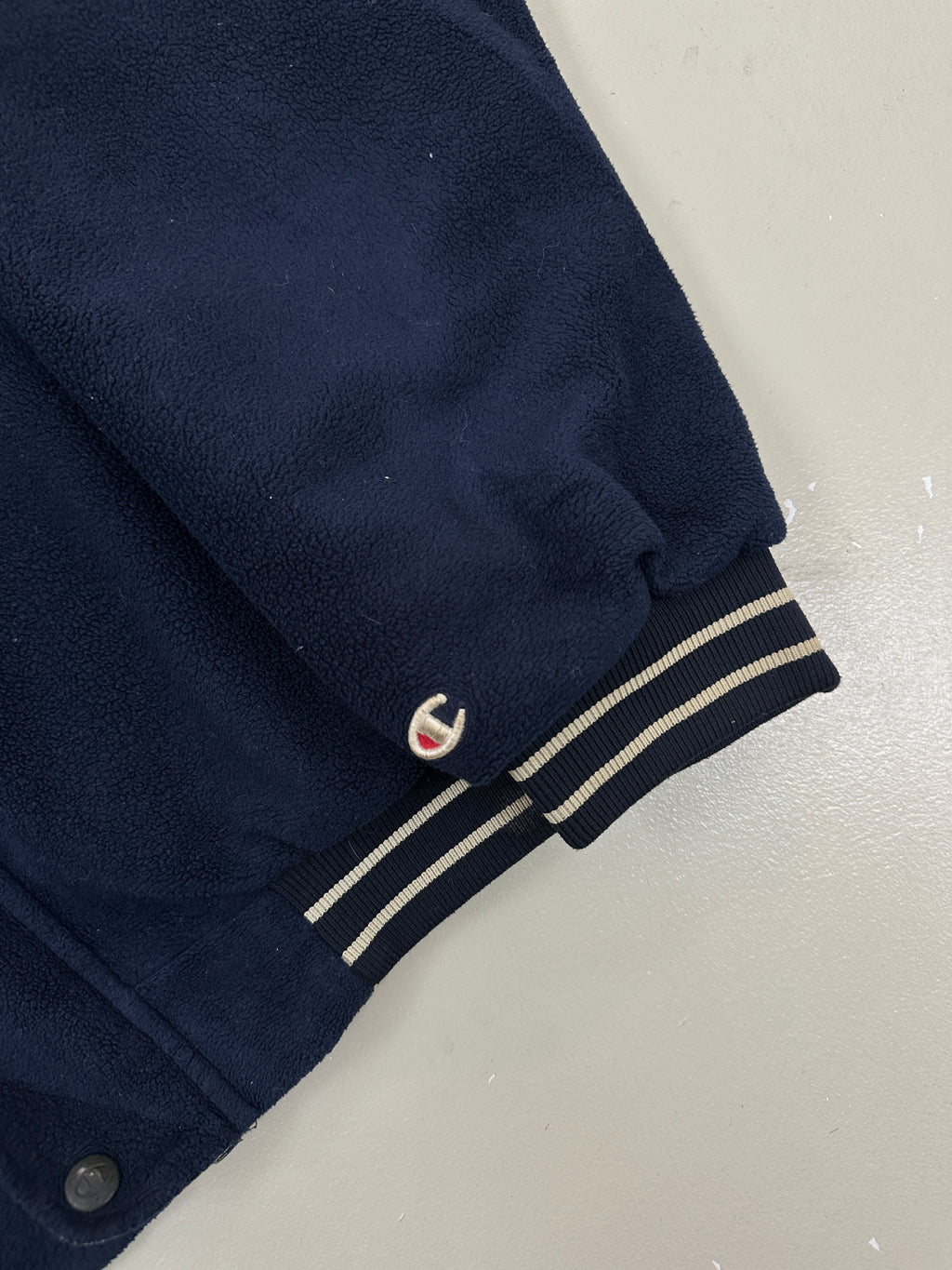 Vintage Champion Fleece Jacket für Herren. Y2K Second Hand 2000s Fashion 
