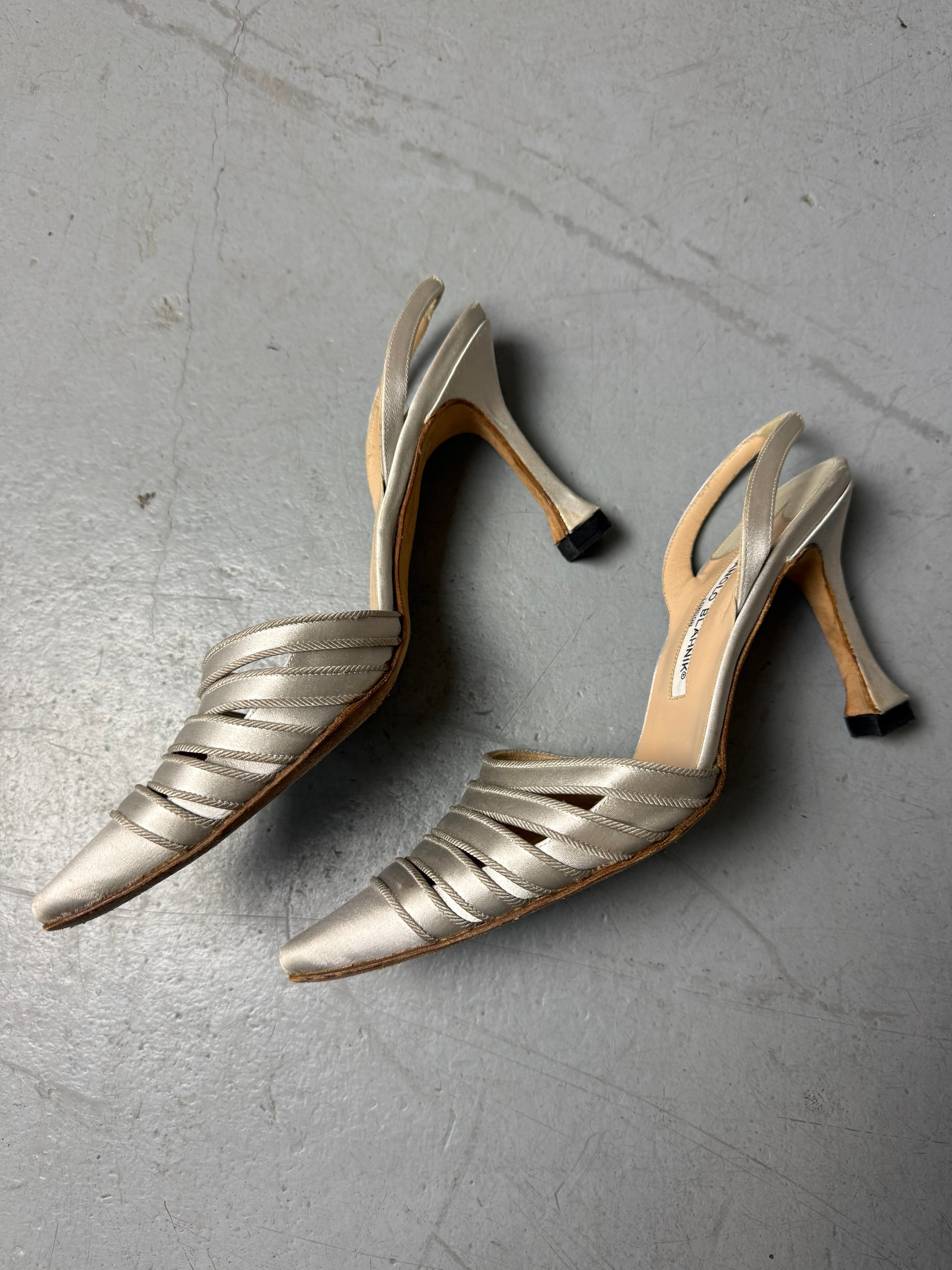 Vintage Manolo Blahnik Beige Pumps for girl’s. Y2K Second Hand 2000s Fashion 