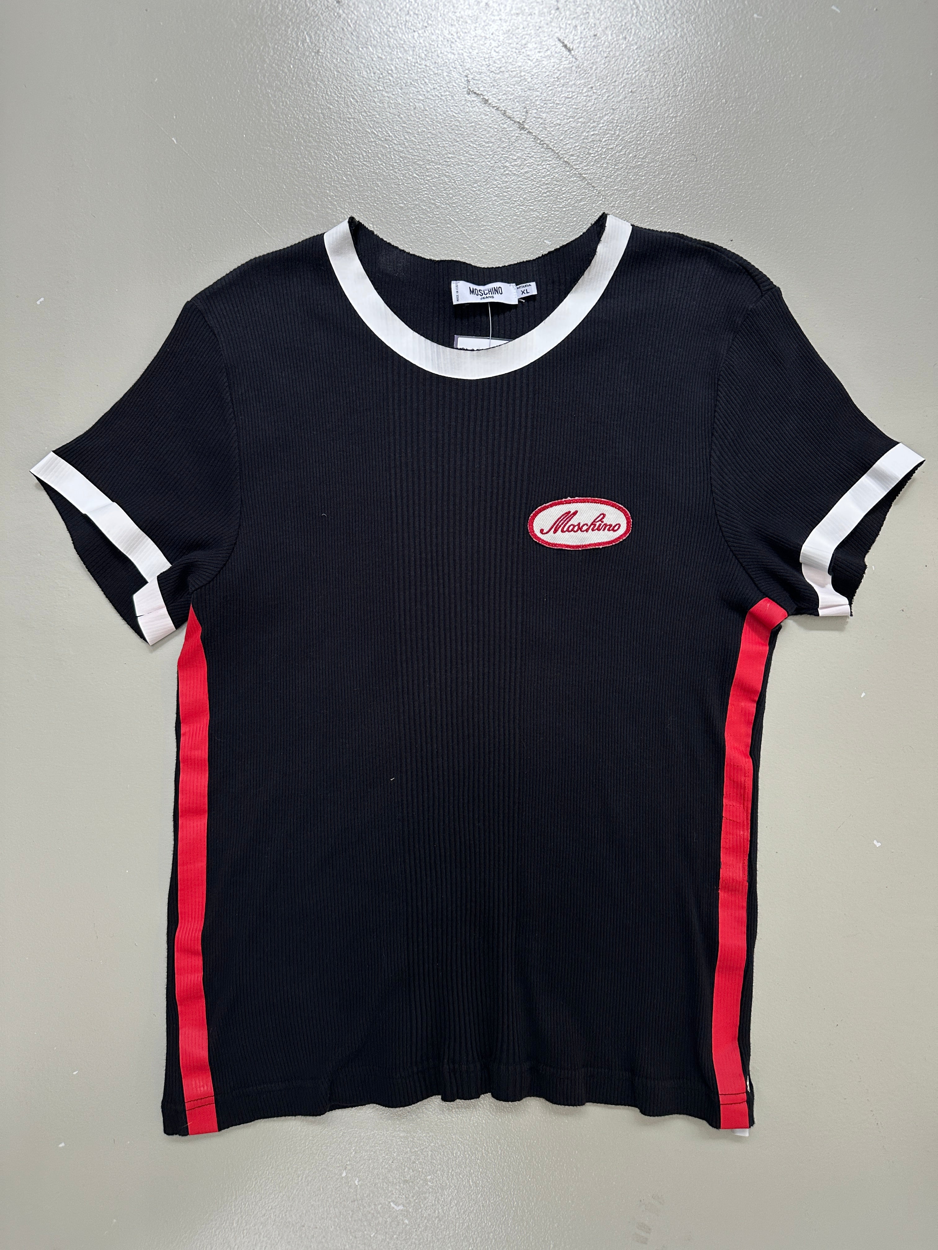 Vintage Moschino Black Ribbed T-Shirt für Frauen. Y2K Second Hand 2000s Fashion