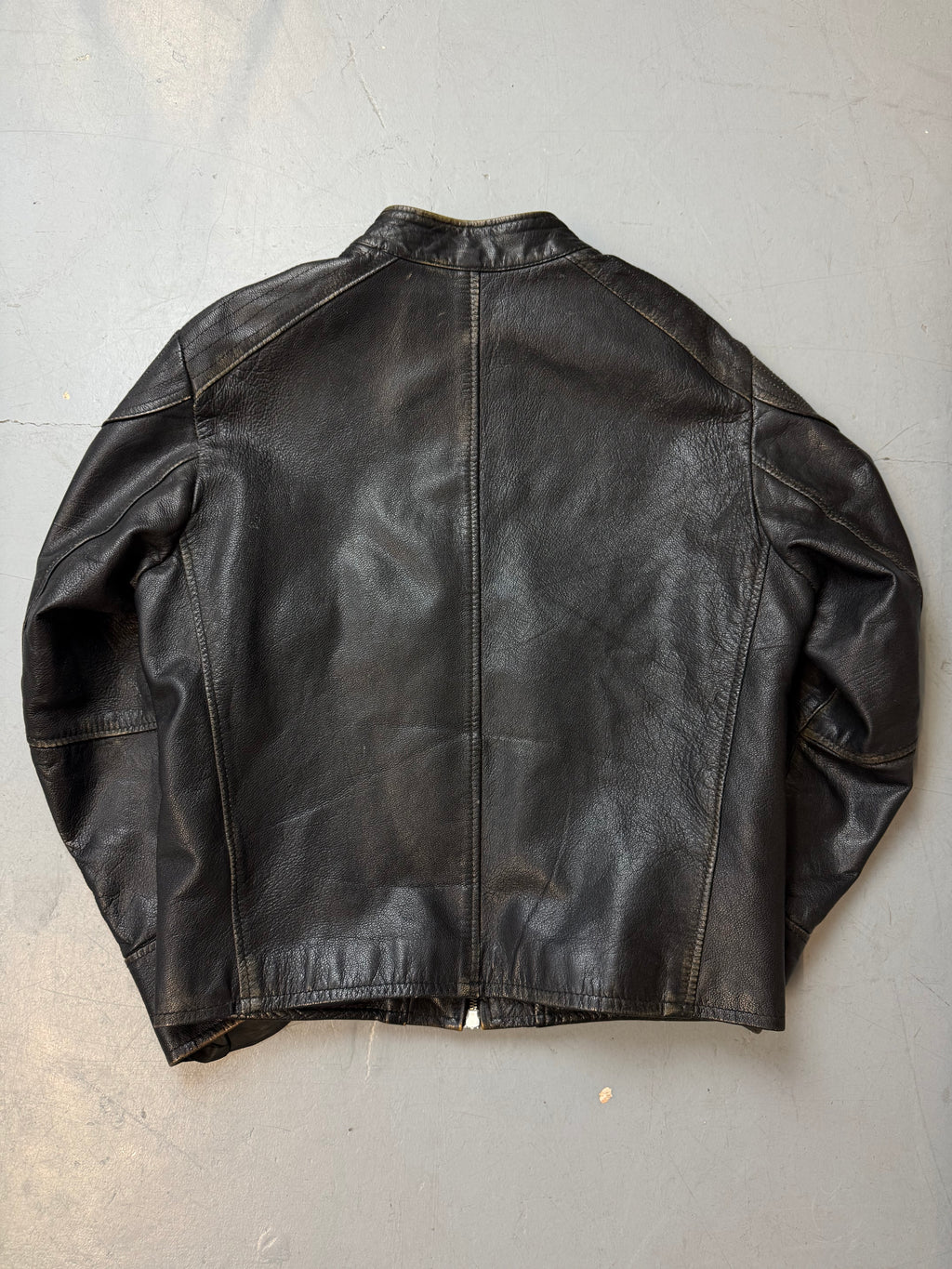 Vintage Sonny Bono Italian Leather Jacket  mit Silver Details für Herren. Y2K Second Hand 2000s Fashion