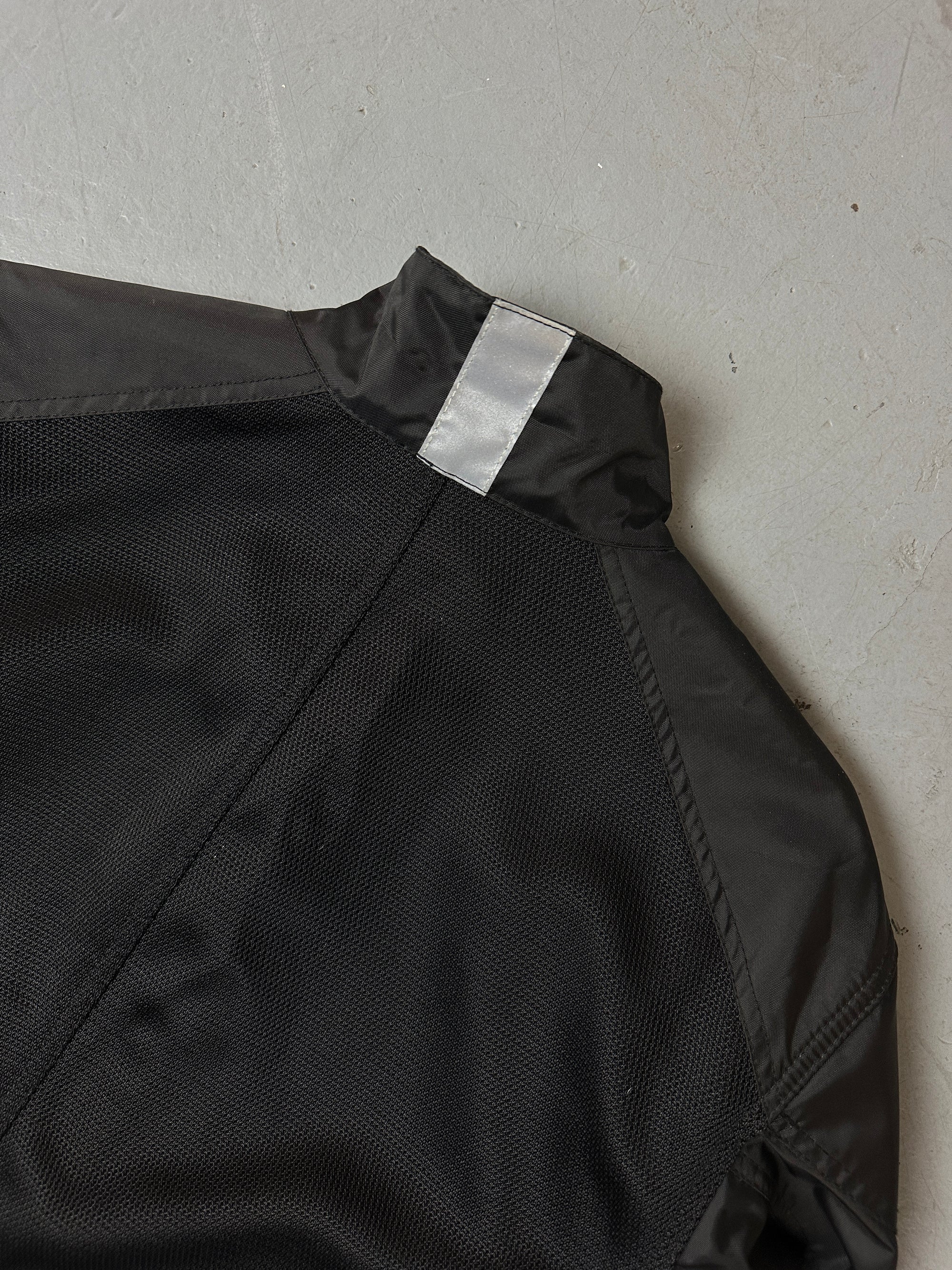 Detailliertes Produktbild von Vintage Black Belstaff Jacket M/L von hinten