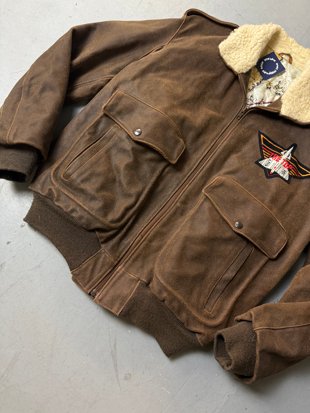 Detailbild von einer Vintage Heavy Brown Leather Jacket von Jackentaschen