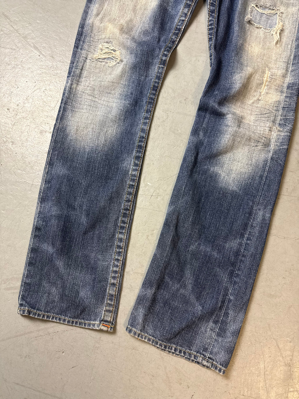 Detailbild von Vintage True Religion Bootcut Denim von vorne 