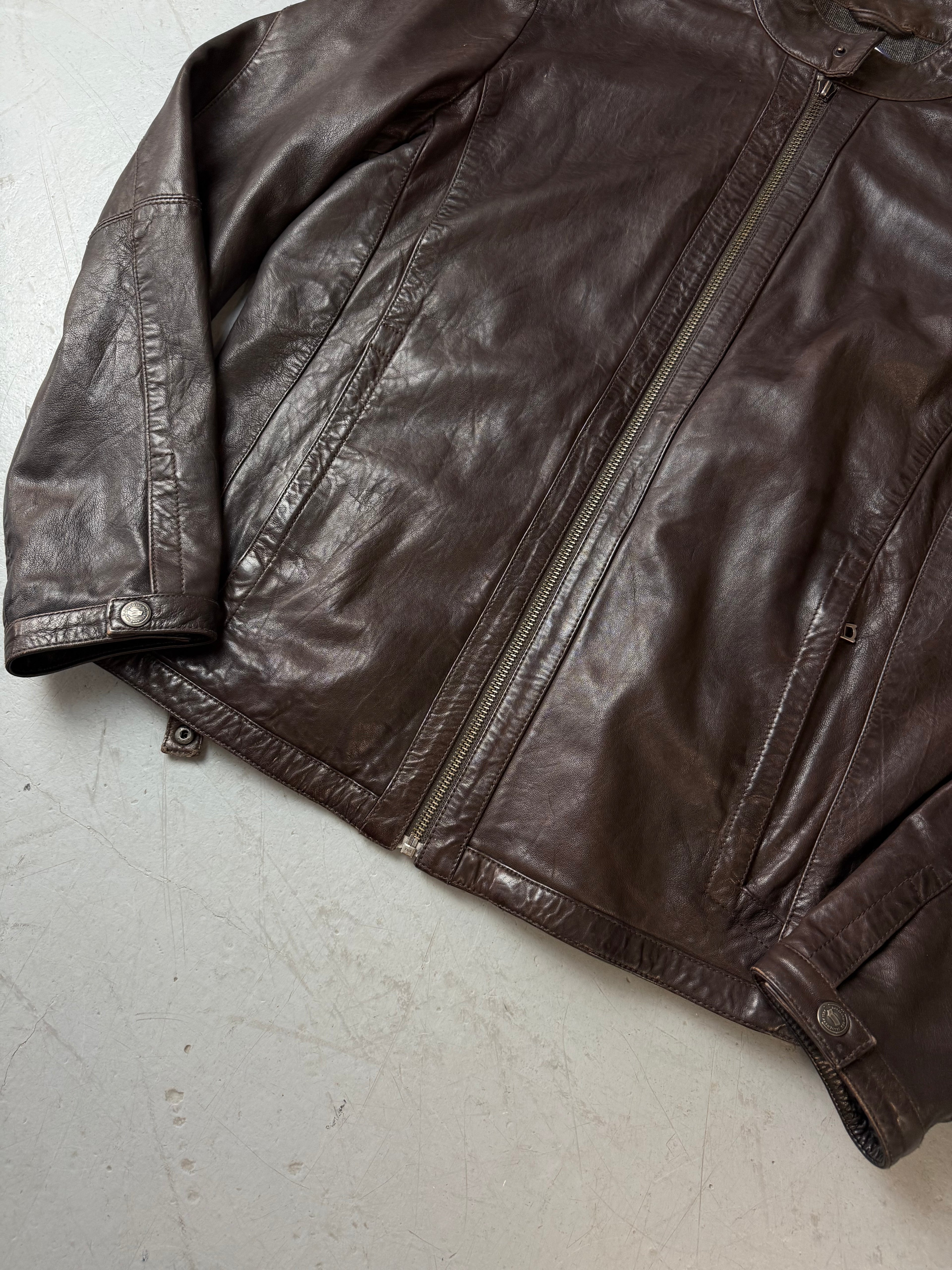 Vintage Gas Brown Leather Jacket für Herren. Y2K 2000s Fashion.