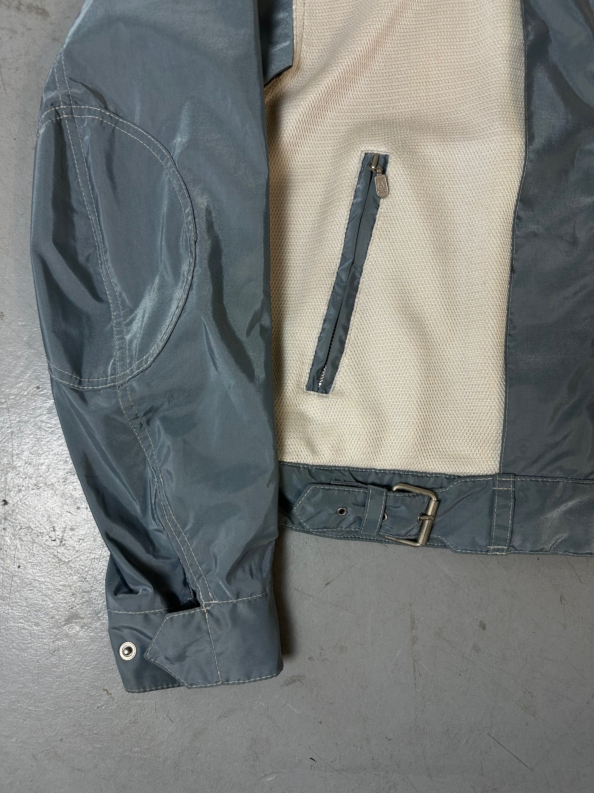 Eine blau weiße Übergangsjacke von Belstaff in M/L