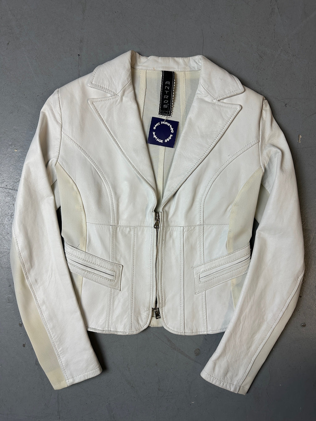 Produktbild von Vintage White Half Zip Italian Leather Jacket von vorne