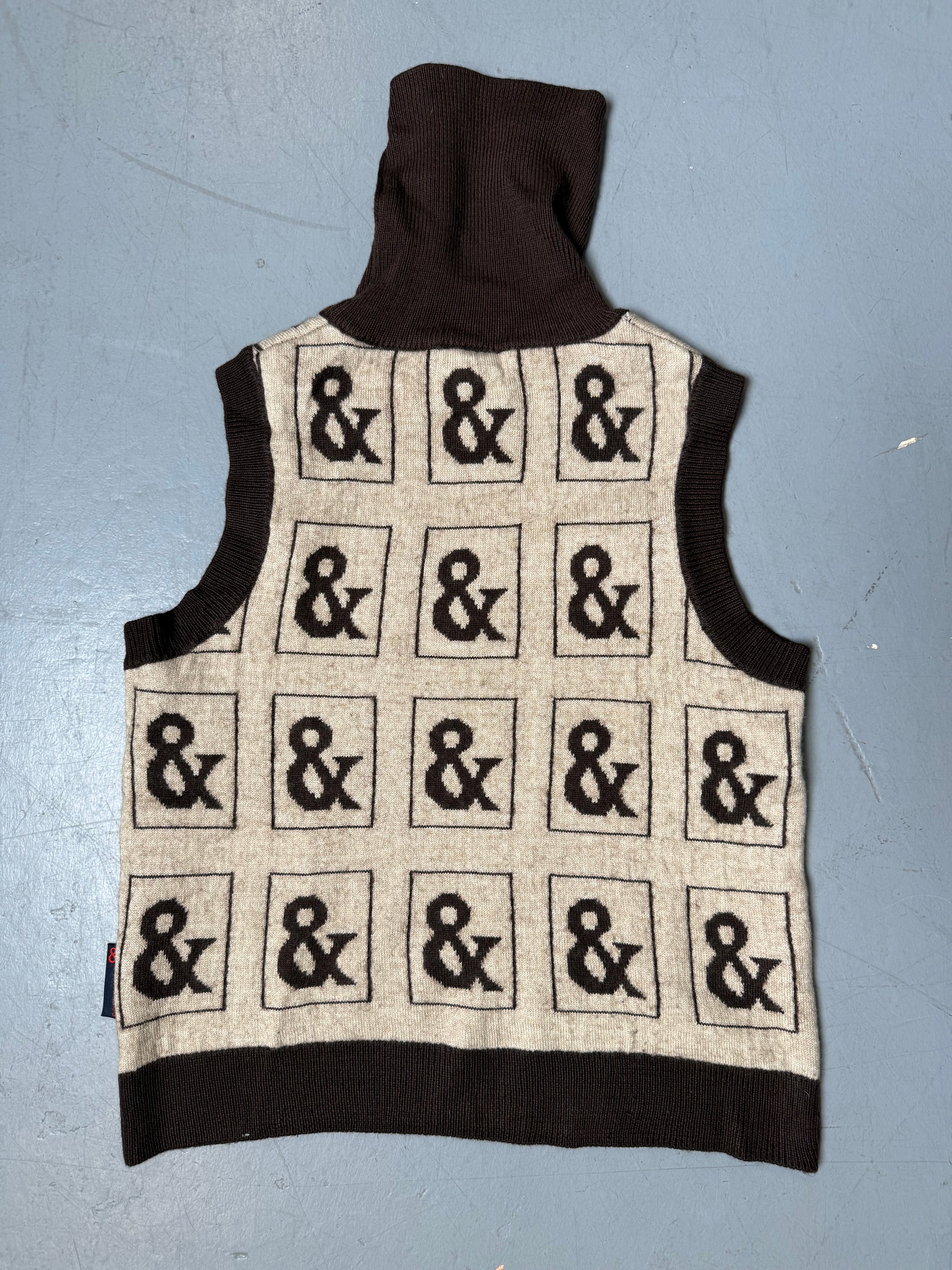 Vintage Dolce&Gabbana Brown Turtleneck Top für Damen. Y2K Secondhand 2000s Fashion.