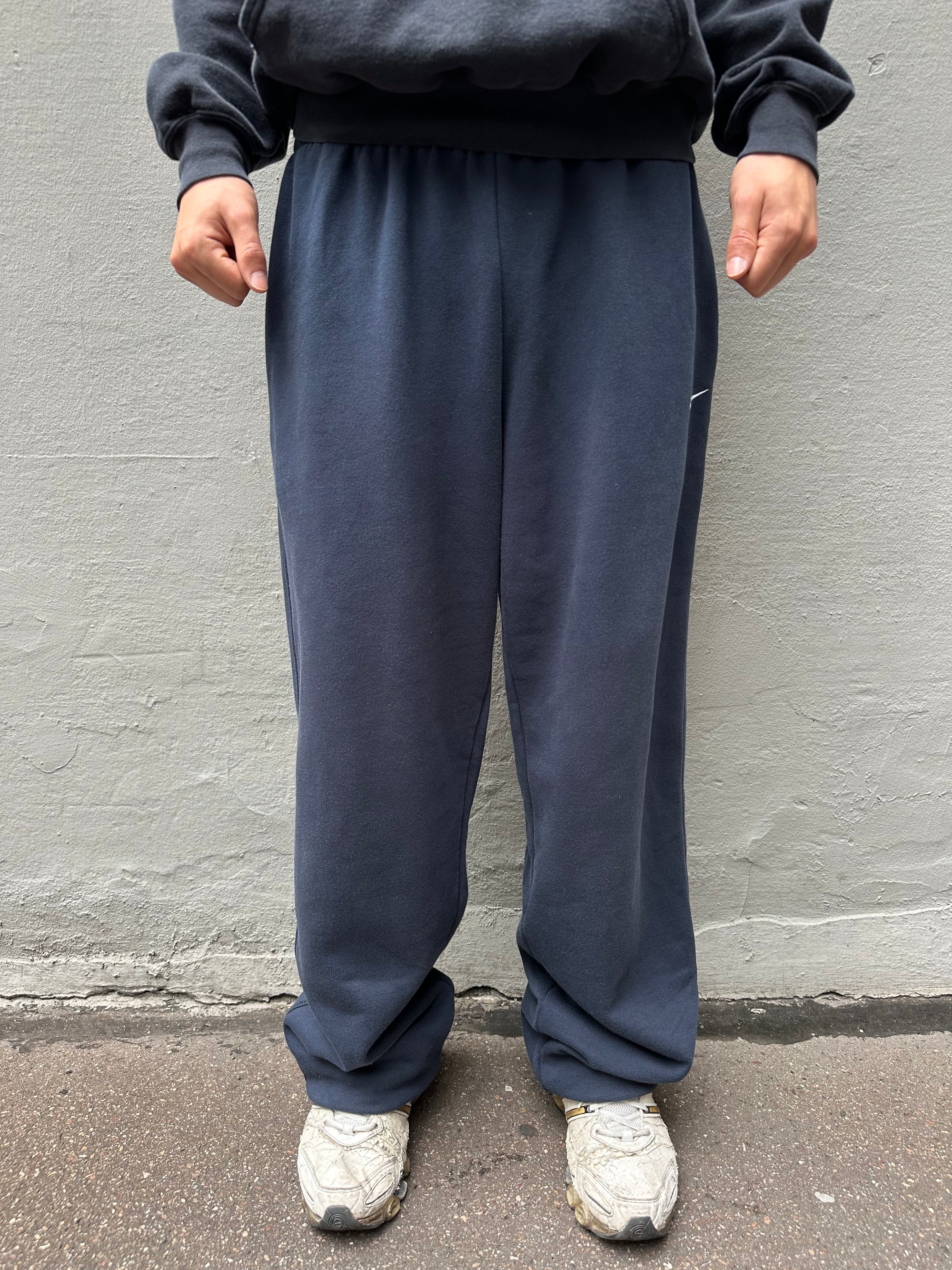 Vintage Nike Dark Blue Baggy Jogger L/XL