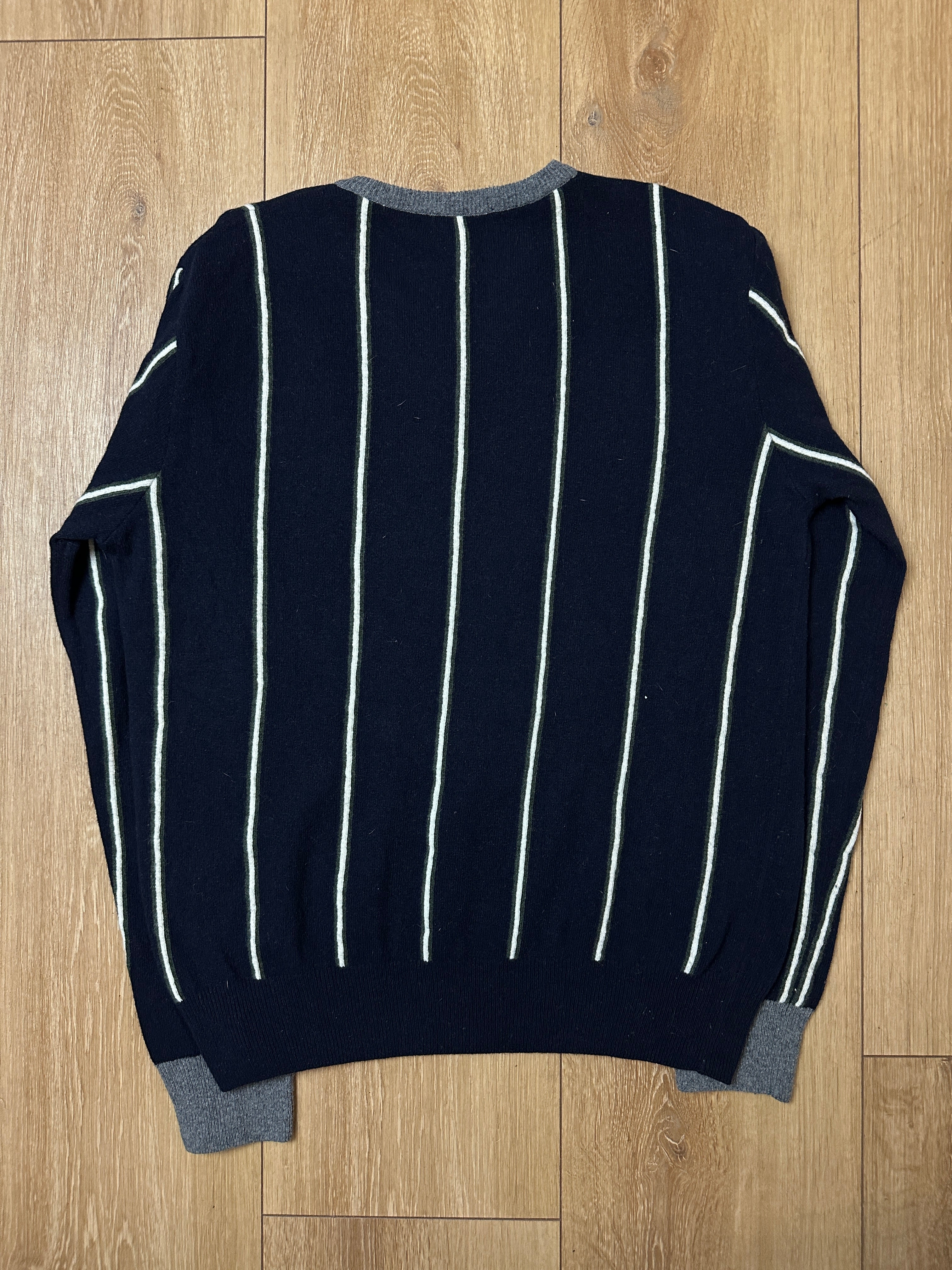 Produktbild von einem Vintage La Martina Striped Knit Sweater von hinten