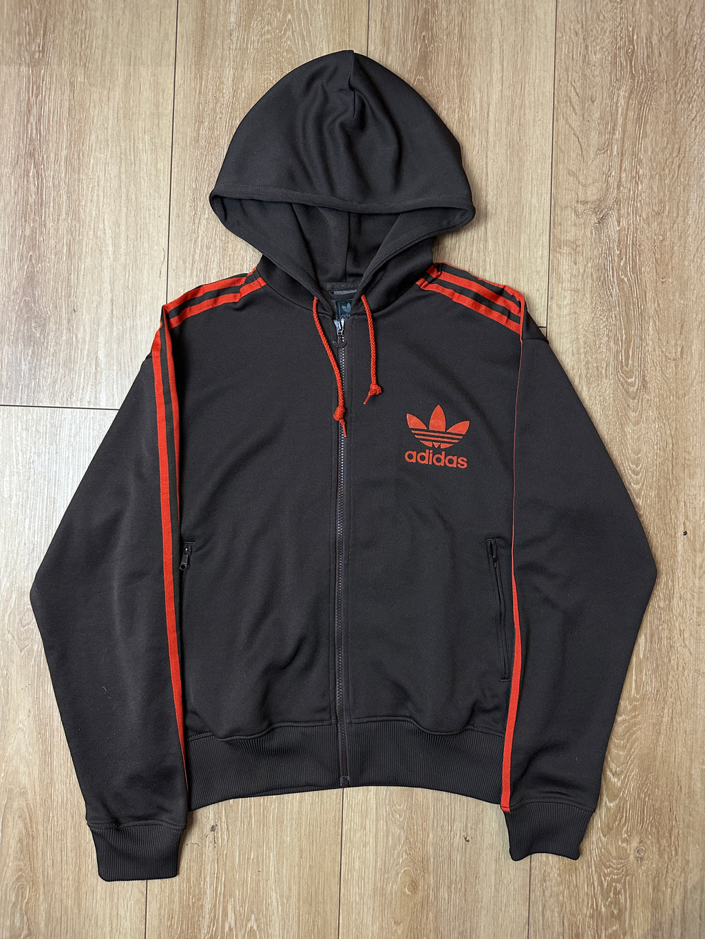 Produktbild von einem Vintage Adidas Hooded Trackjacket von vorne