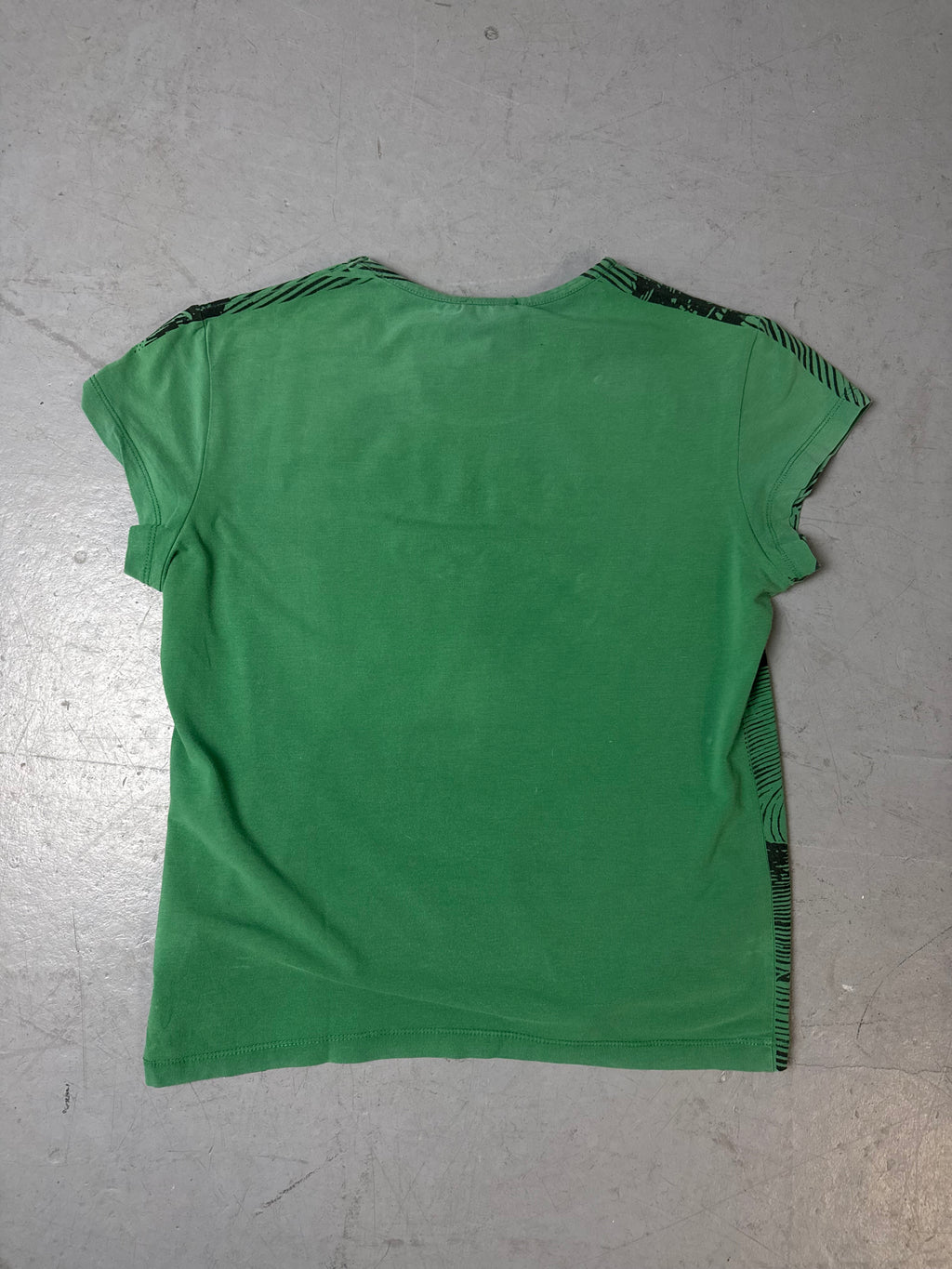 Produktbild von grünem Cavalli Top auf grauem Boden