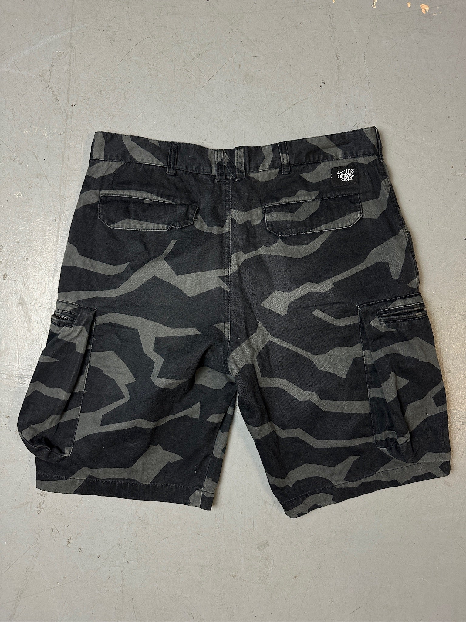 Vintage Nike Camouflage Cargo Shorts M