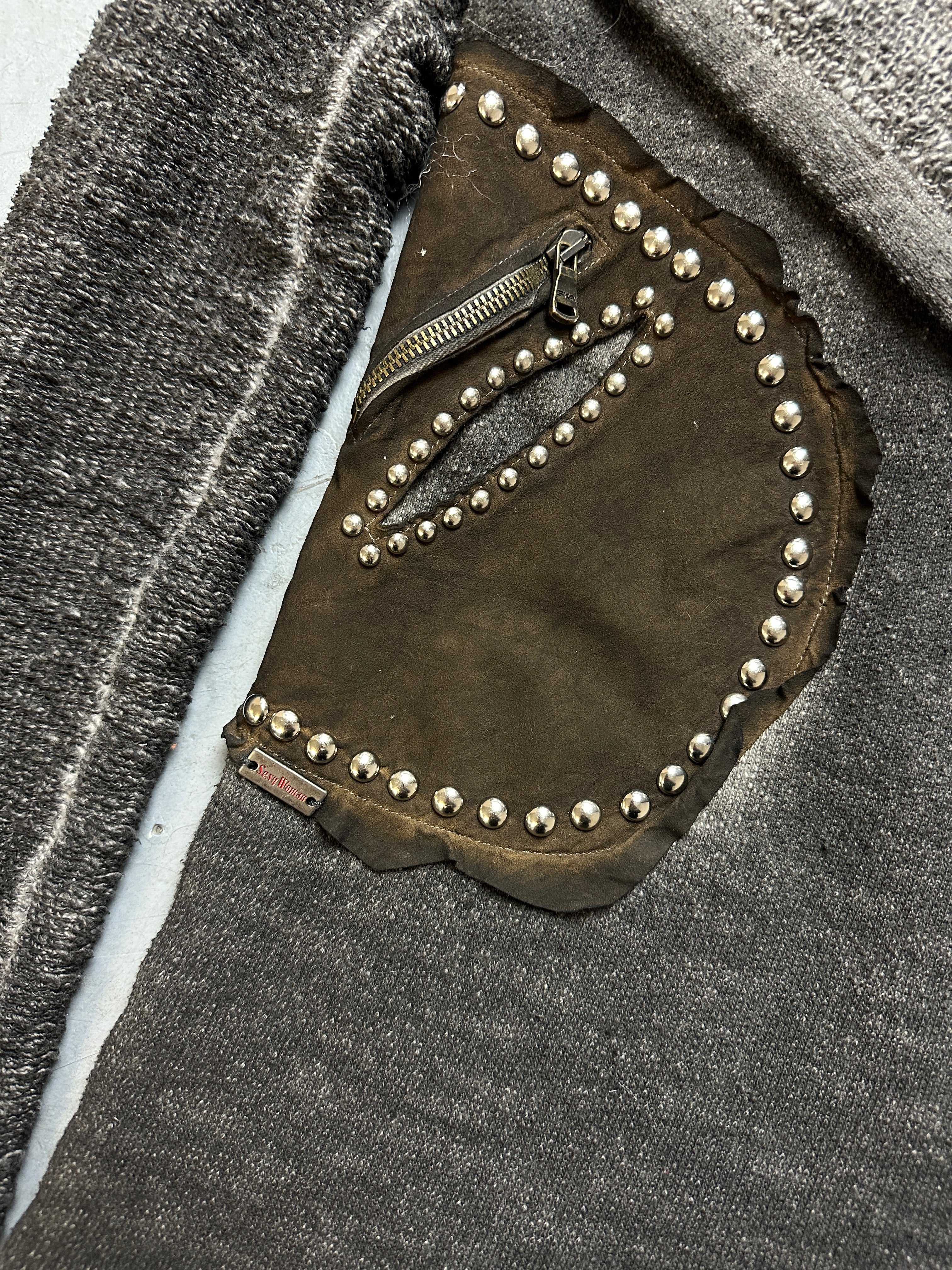 Detailliertes Produktbild von Vintage Sexy Woman Hooded Cardigan M/L von vorne