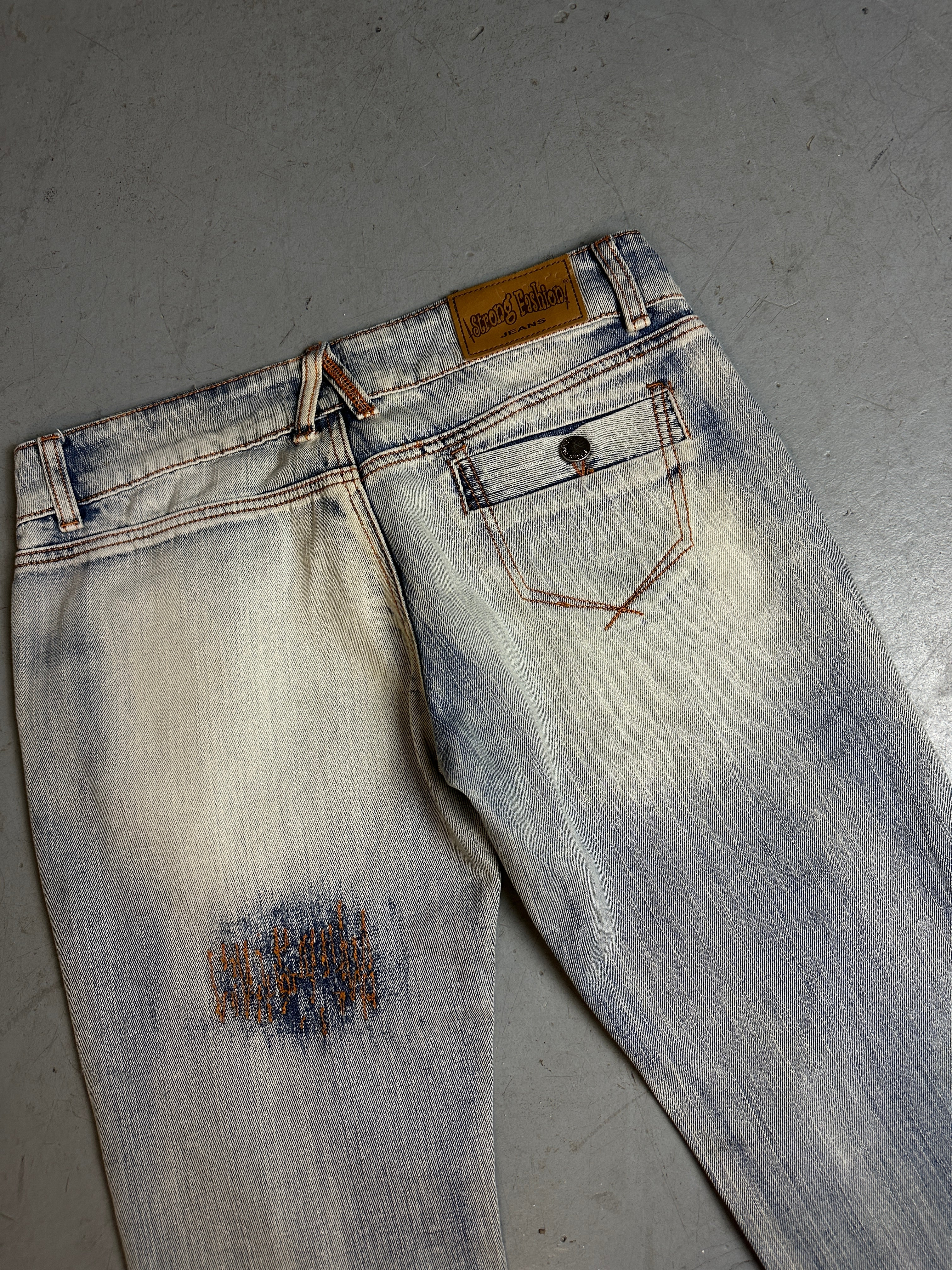 Detailliertes Produktbild von Vintage Washed Denim with Orange Stitching S/M von hinten