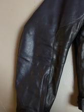 Laden Sie das Bild in den Galerie-Viewer, Vintage Dainese Biker Leatherjacket L/XL