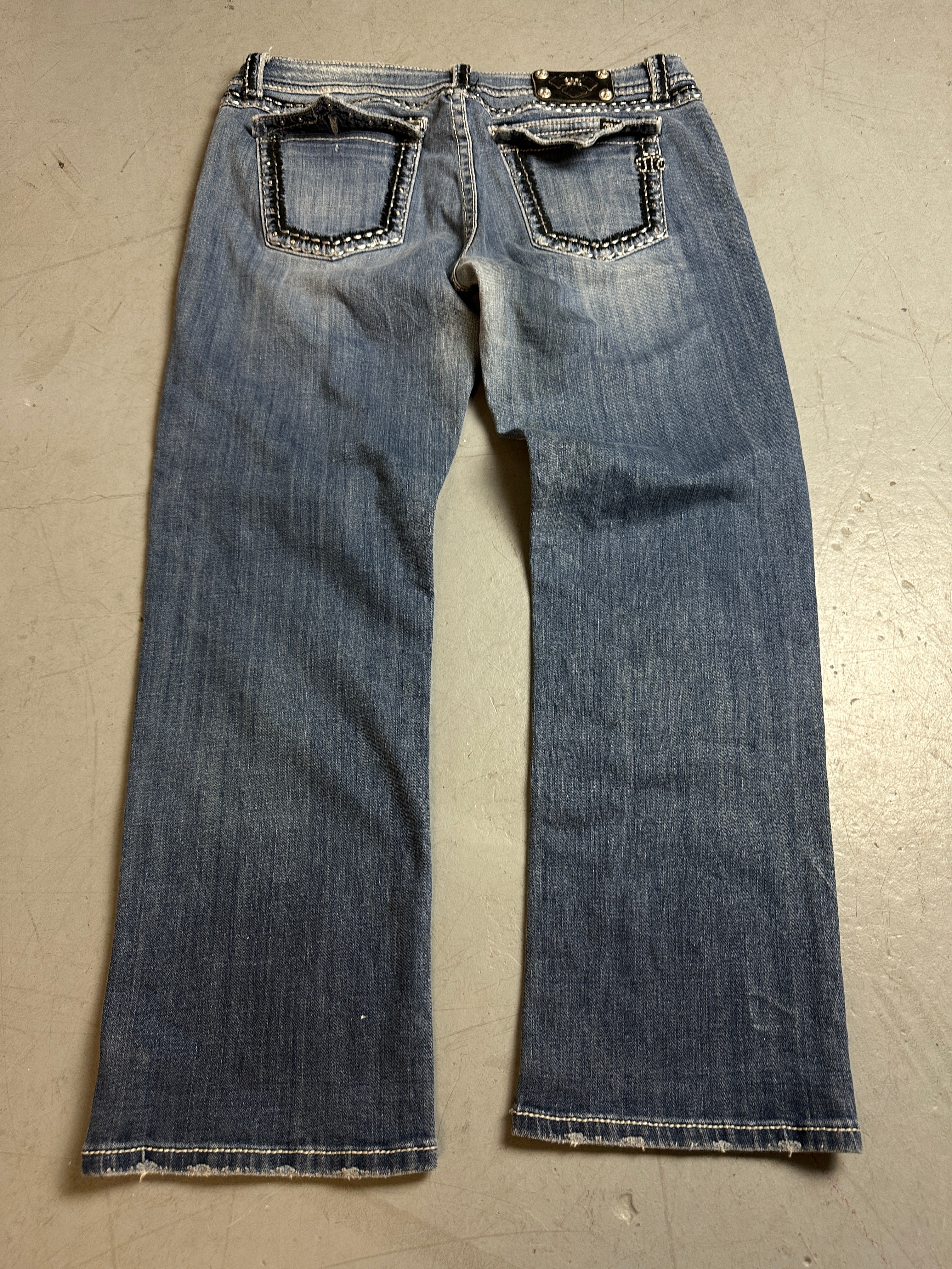 Productbild von Vintage Miss Me Backpocket Stitched Denim L/XL von hinten 