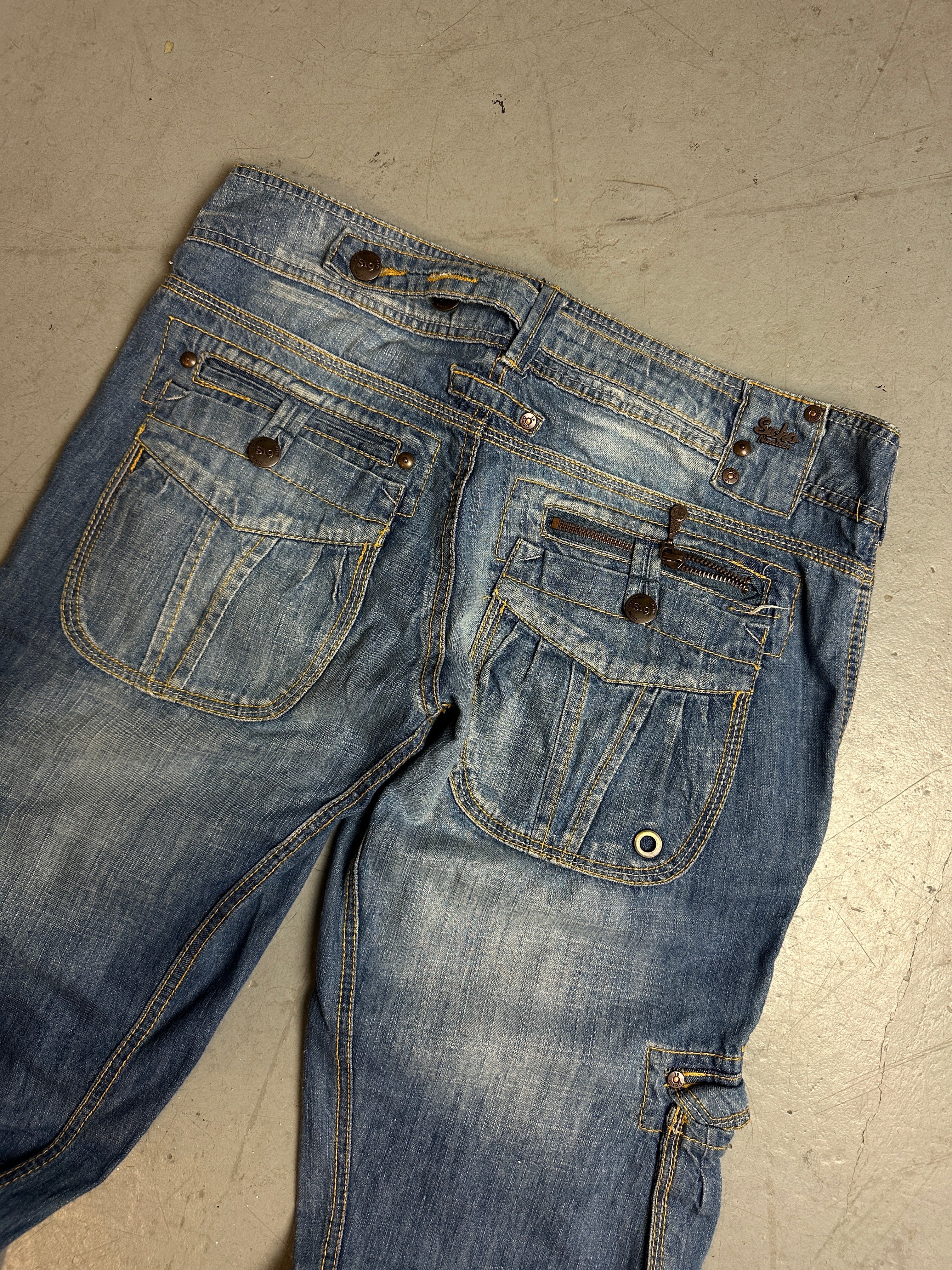 Detailbild von Vintage MultiPocket Denim M/L von hinten  