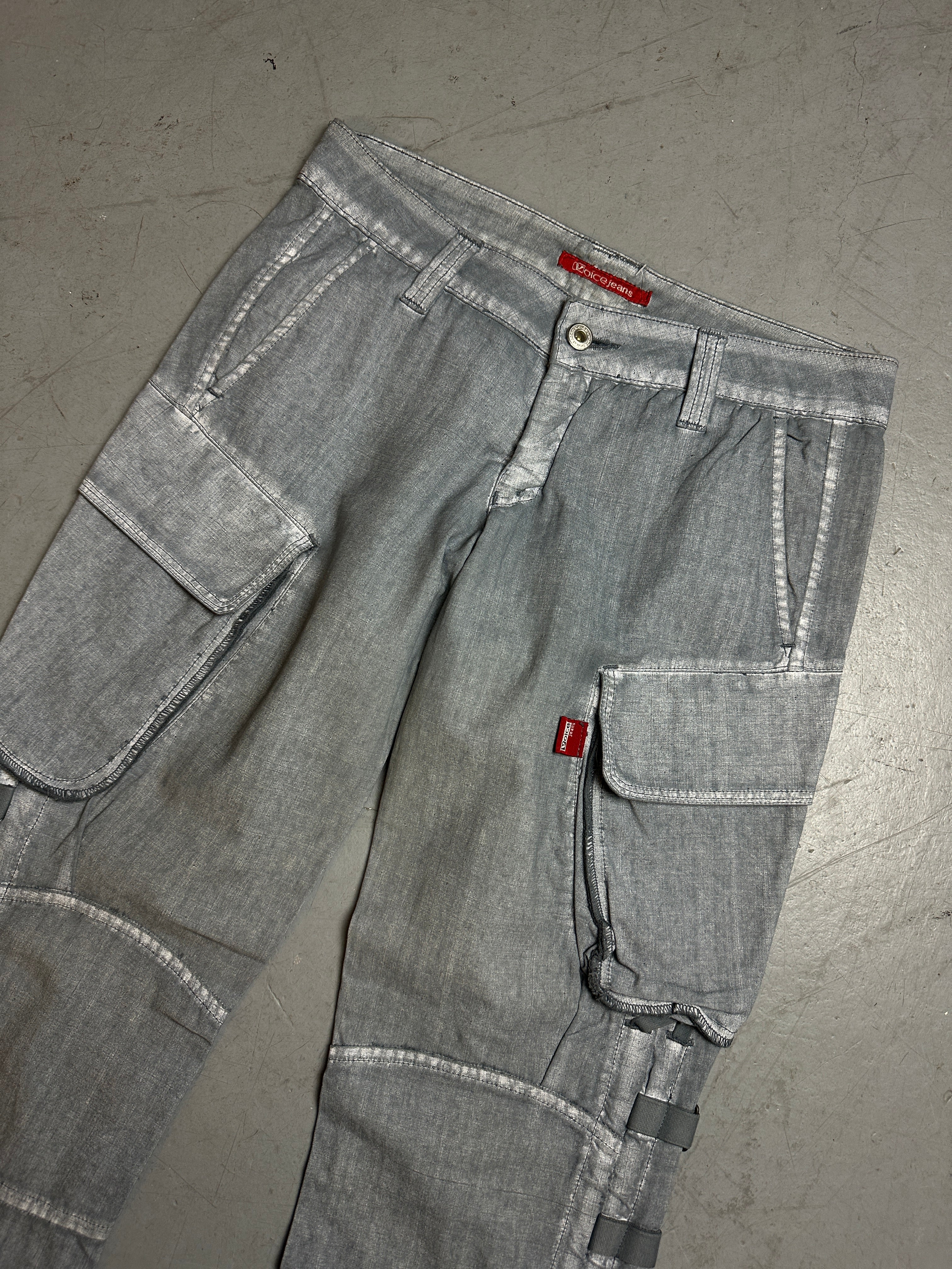 Detailbild von Vintage Grey Waxed Cargo Pants S/M von vorne 