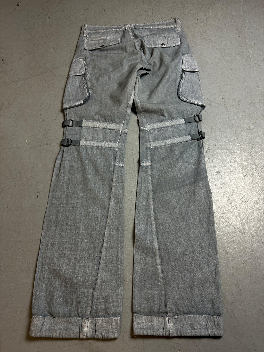Productbild von Vintage Grey Waxed Cargo Pants S/M von hinten 