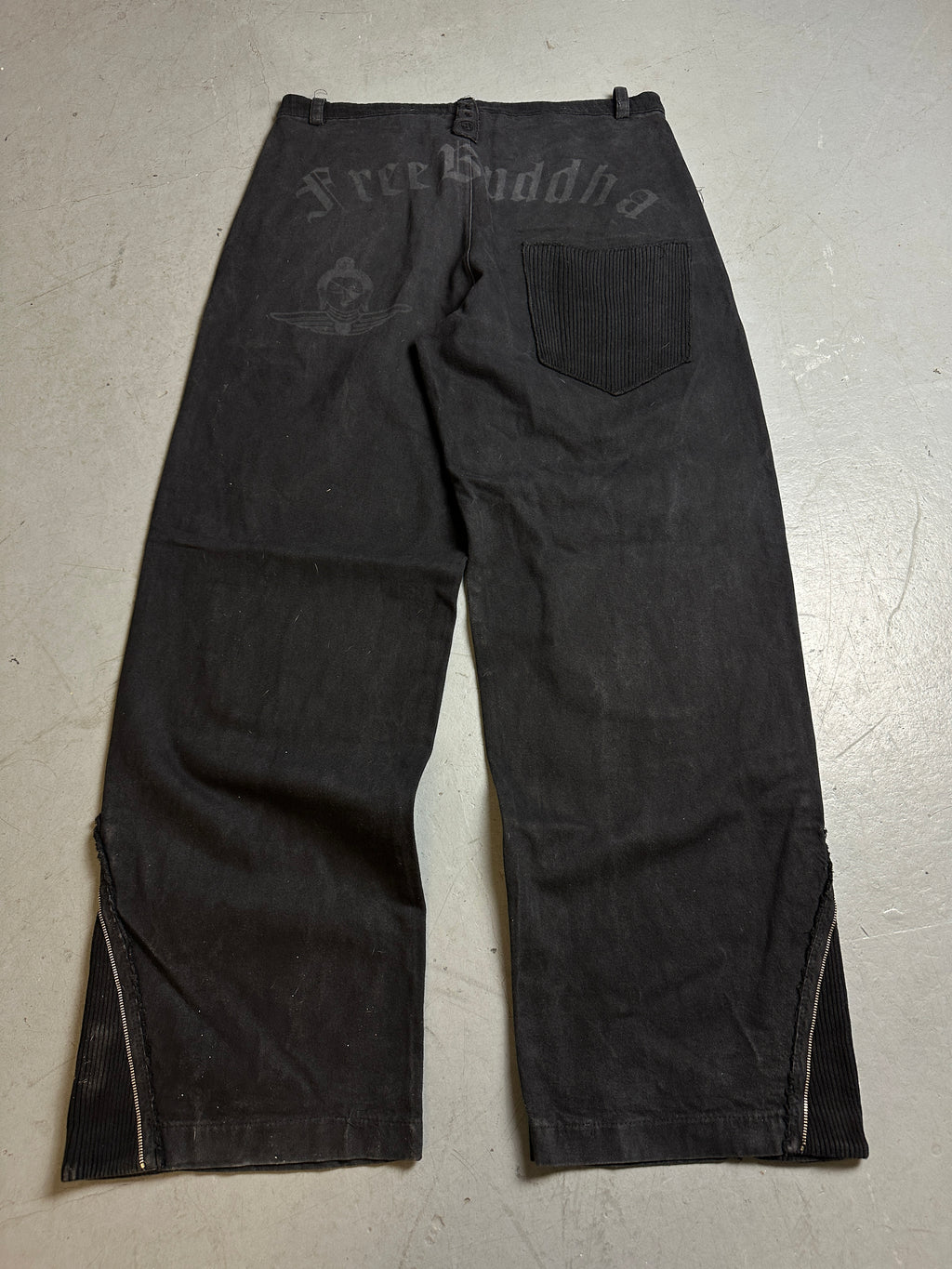 Productbild von Vintage Black Wide Leg Patched Denim L/XL vo hinten 