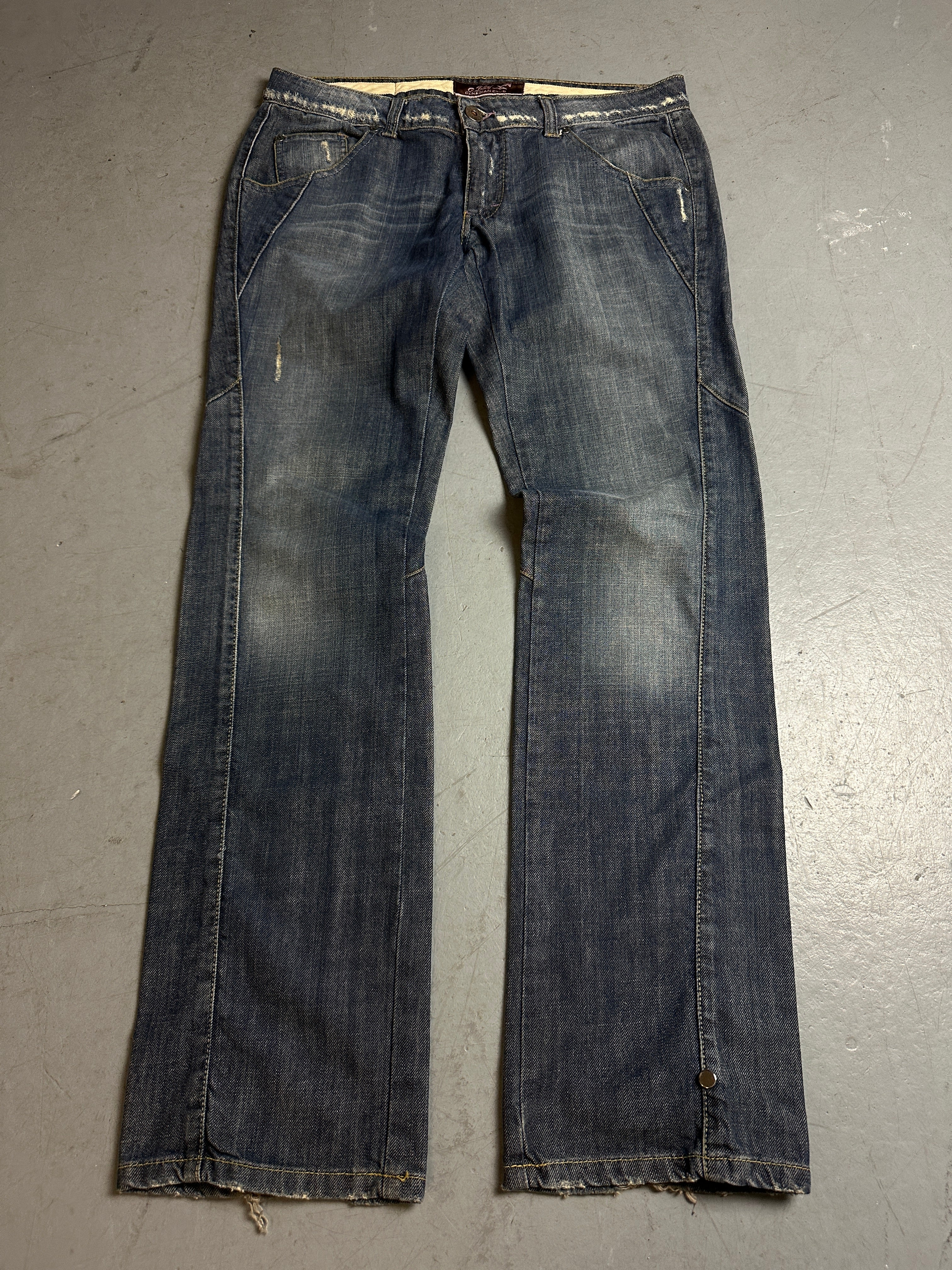 Productbild von Vintage Ripped Detail Denim M/L von vorne 
