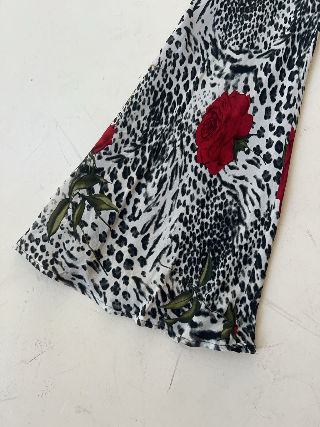 Vintage Juliette Leopard Dress für Damen. Y2k Second Hand 2000s Fashion.