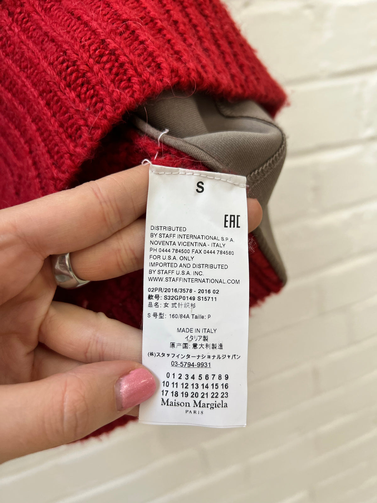 Maison Margiela AW2016 Wool Knit Sweater (S) roter Strickpullover von Maison Margiela Still Thrifting Vintage Shop