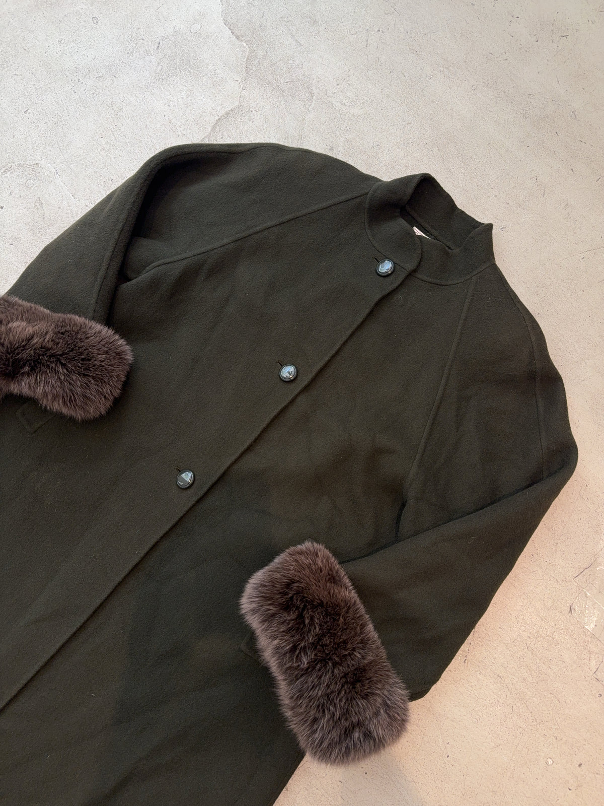 Vintage Siguaro By Paola Antonini Mantel (XL)