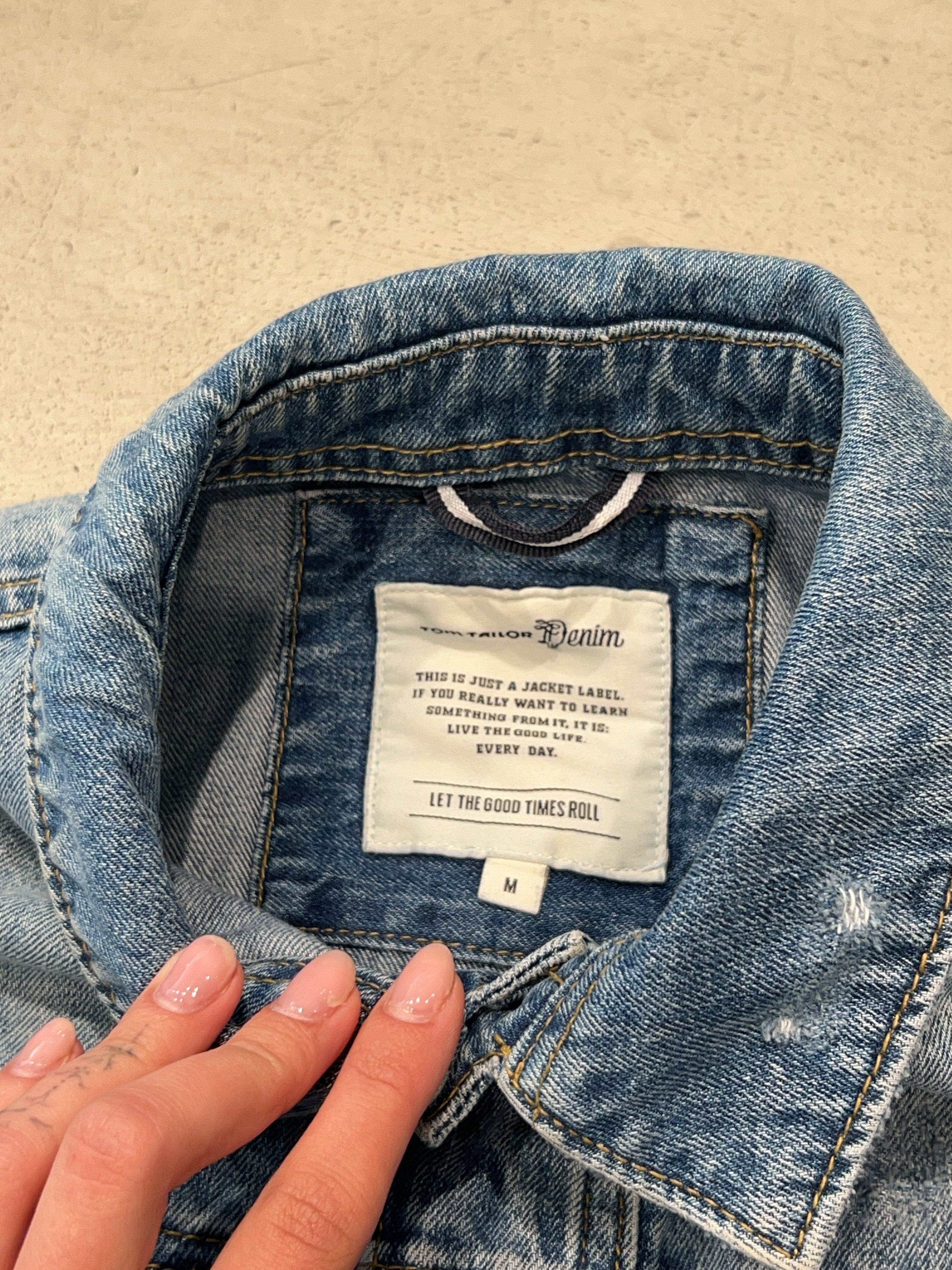 Vintage Tom Tailor Denim Jeansjacke für Herren. Y2K Second Hand 2000s Fashion.