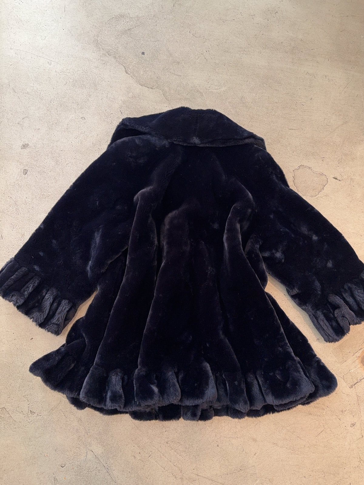 Vintage Max & Le Mantel (L)