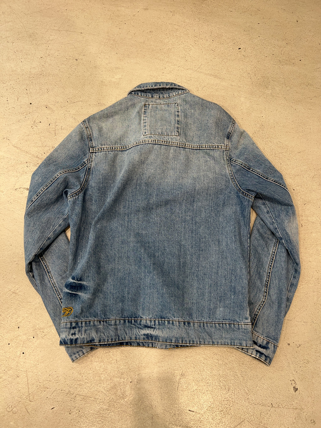 Vintage Tom Tailor Denim Jeansjacke für Herren. Y2K Second Hand 2000s Fashion.