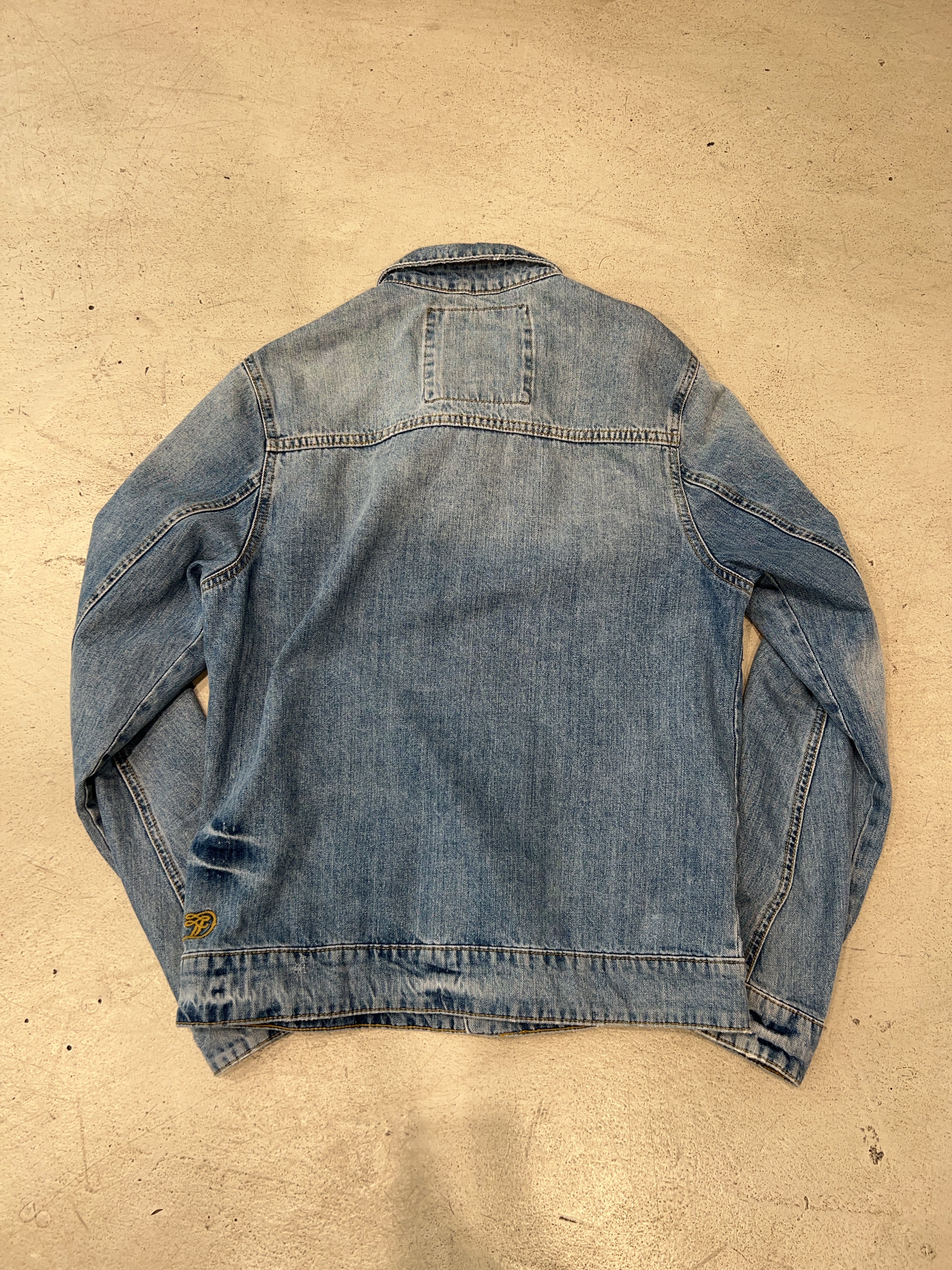 Vintage Tom Tailor Denim Jeansjacke für Herren. Y2K Second Hand 2000s Fashion.