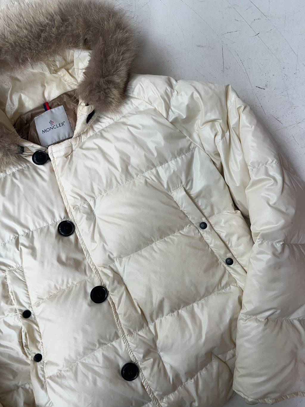 Vintage Moncler Pufferjacke mit Fell (M)