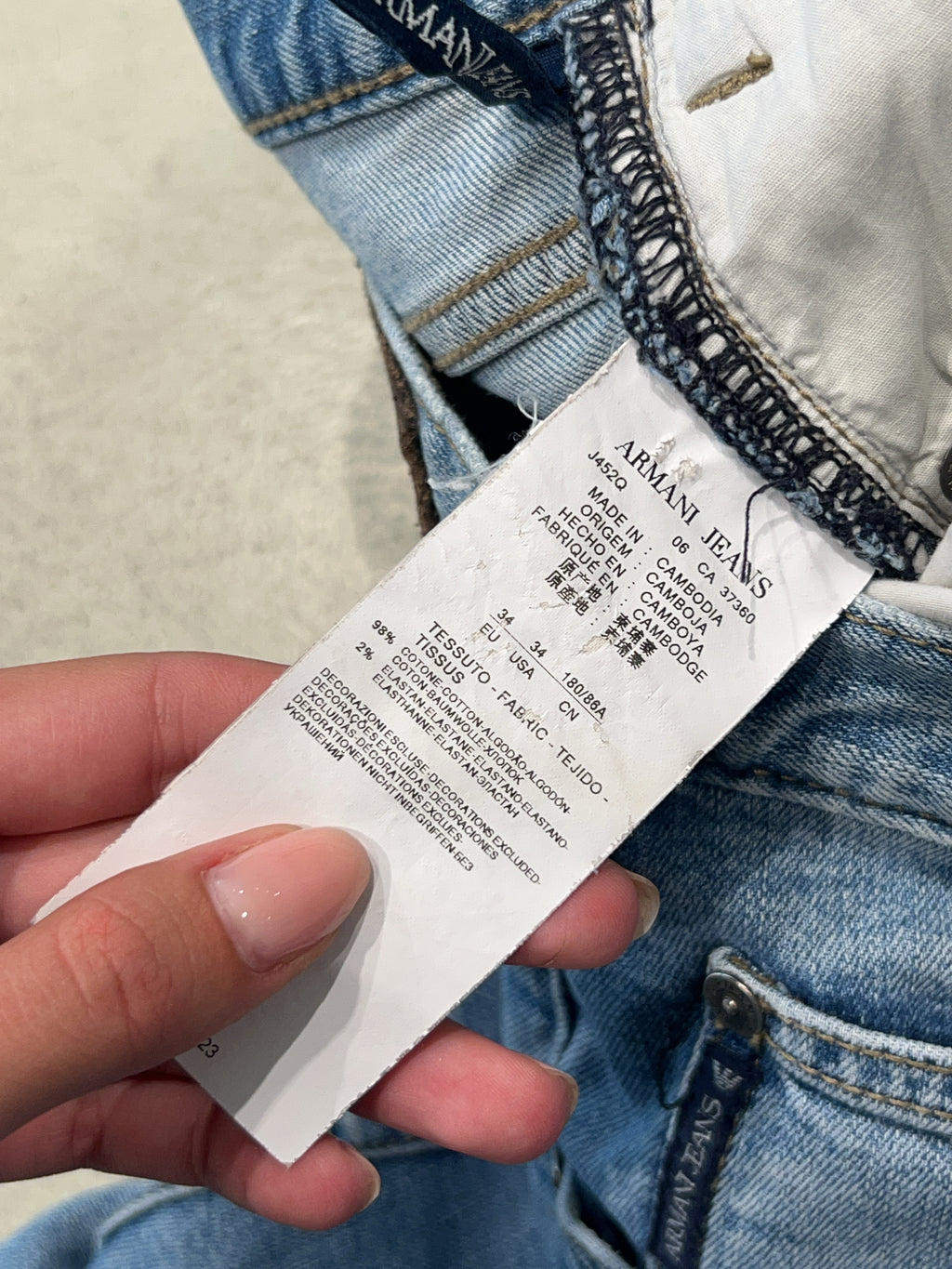 Vintage Armani Jeans Straight Leg Jeans für Herren. Y2K Second Hand 2000s Fashion.