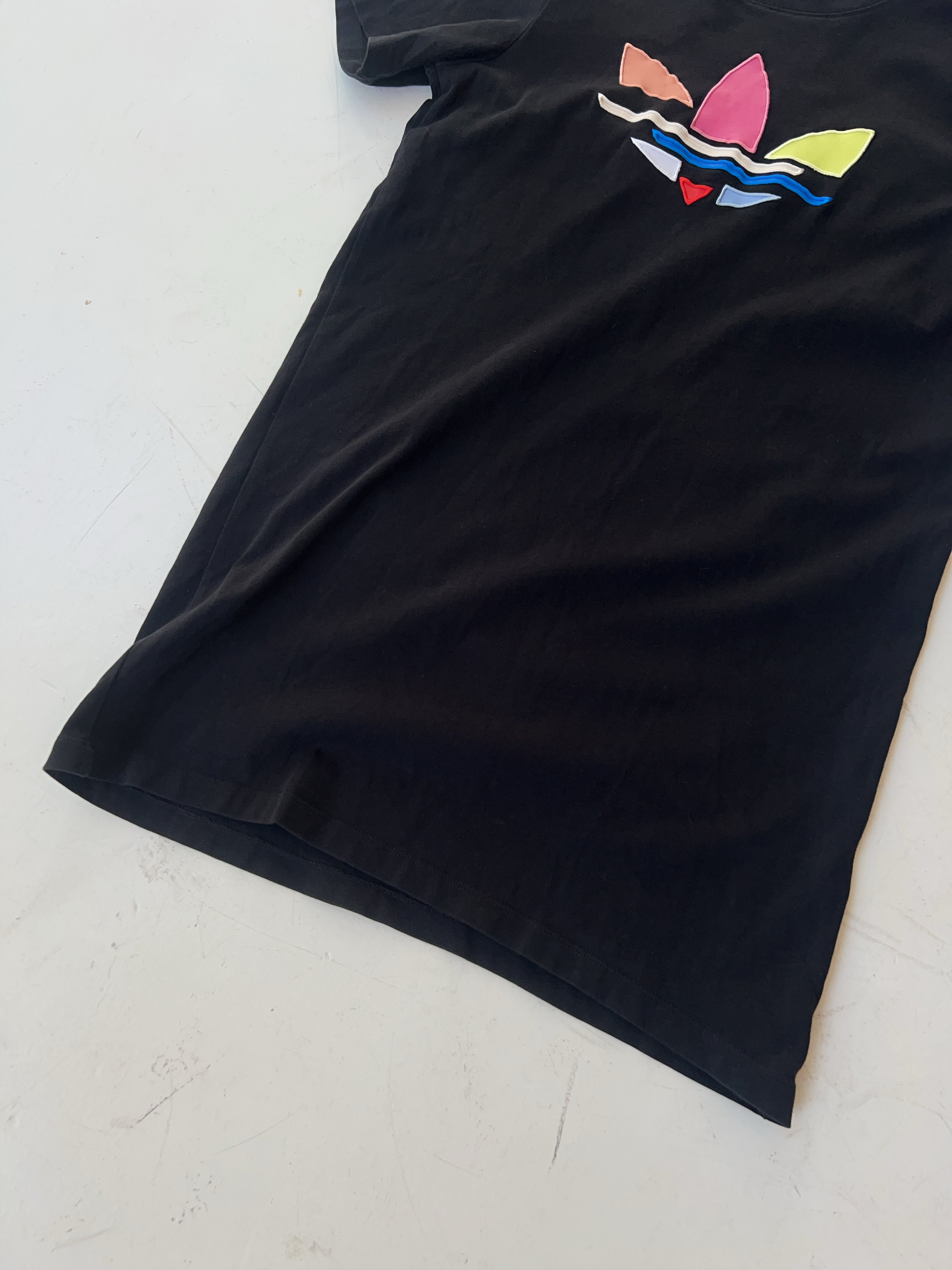 Vintage Adidas Oversized T-Shirt Dress für Damen. Y2k Second Hand 2000s Fashion.