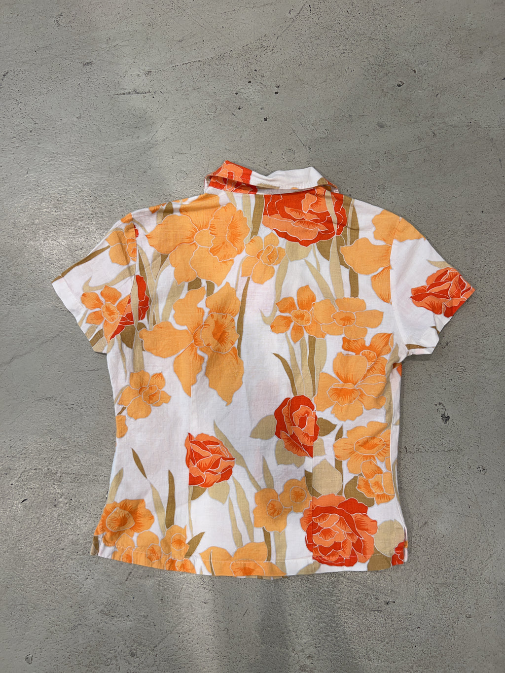 Vintage Flower Shirt für Damen. Y2K Second Hand 2000s Fashion.