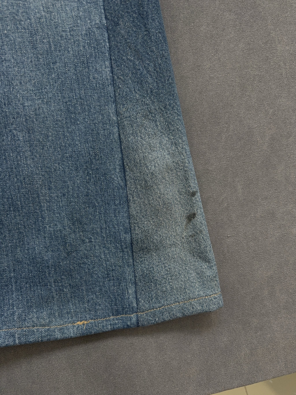 Vintage Burberrys Flared Jeans für Herren. Y2K Second Hand 2000s Fashion 