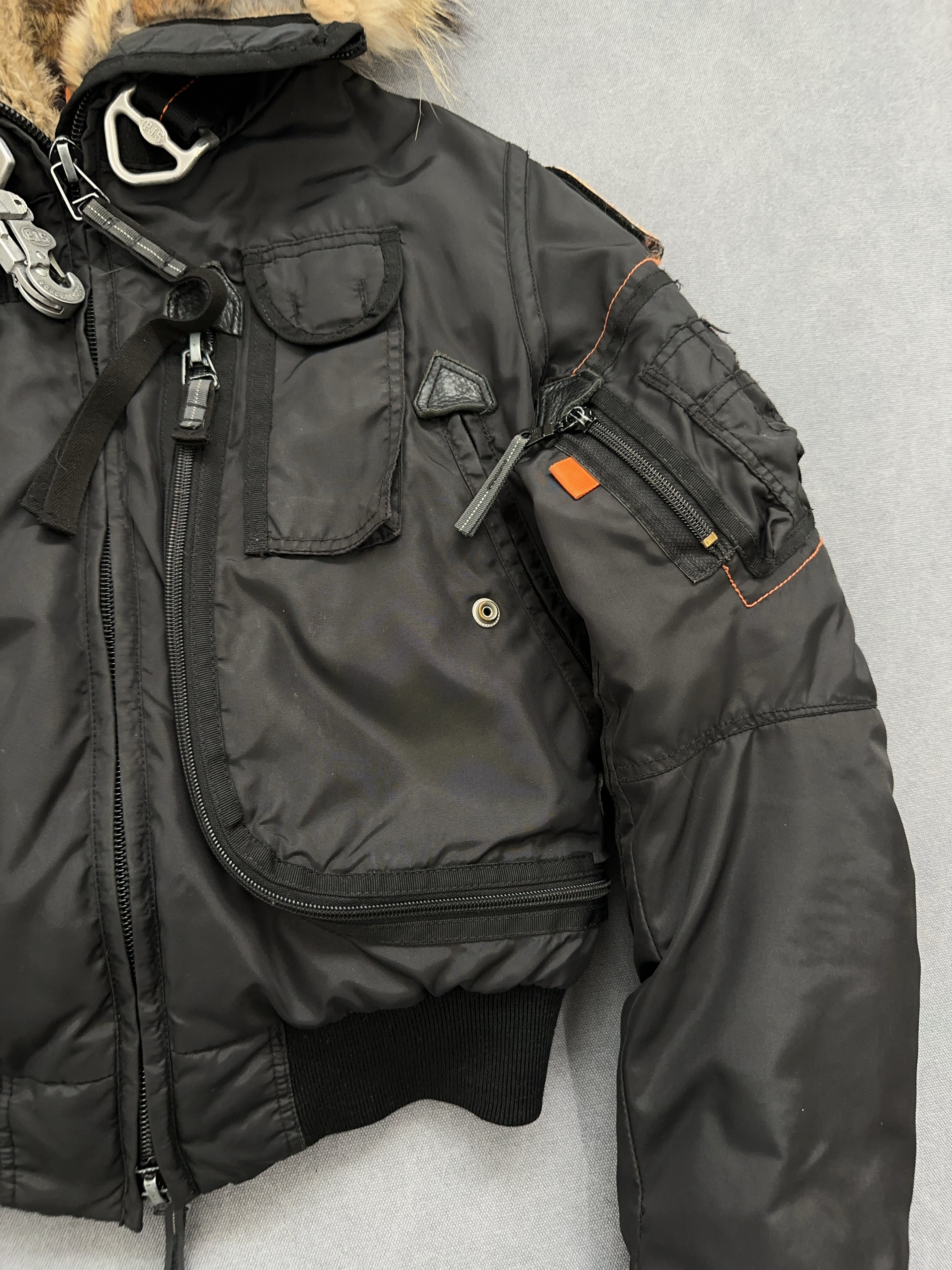 Vintage Parajumpers Jacke für Damen. Y2K Second Hand 2000s Fashion