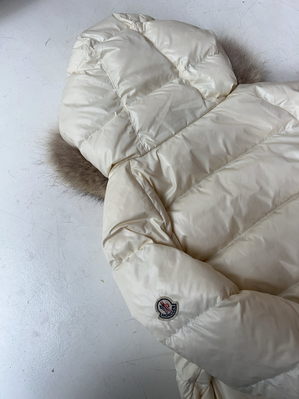 Vintage Moncler Pufferjacke mit Fell (M)