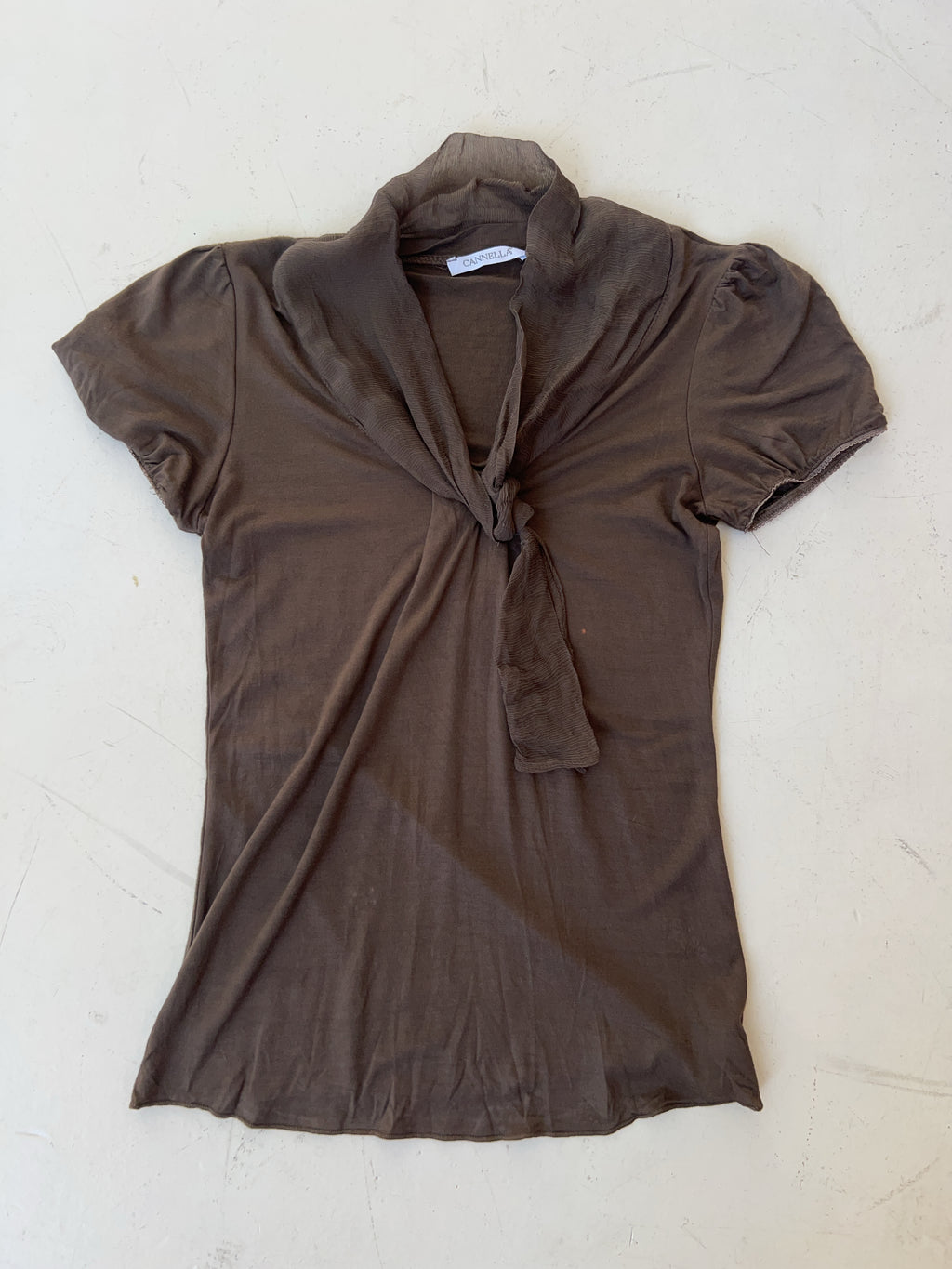 Vintage Cannella Brown Top für Damen. Y2k Second Hand 2000s Fashion.