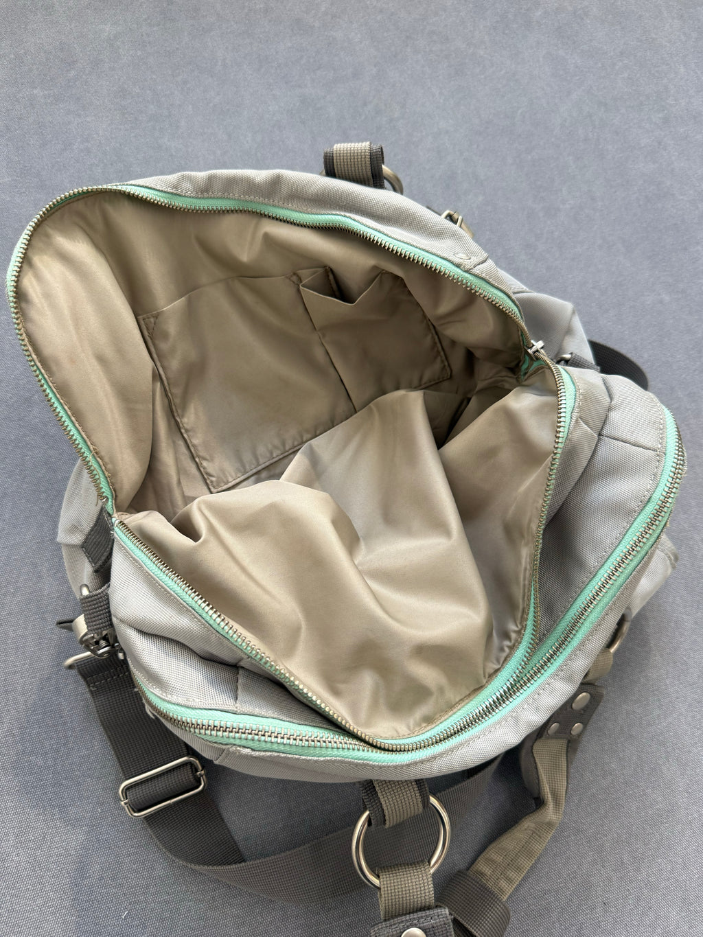 Vintage George Gina & Lucy Bag ()