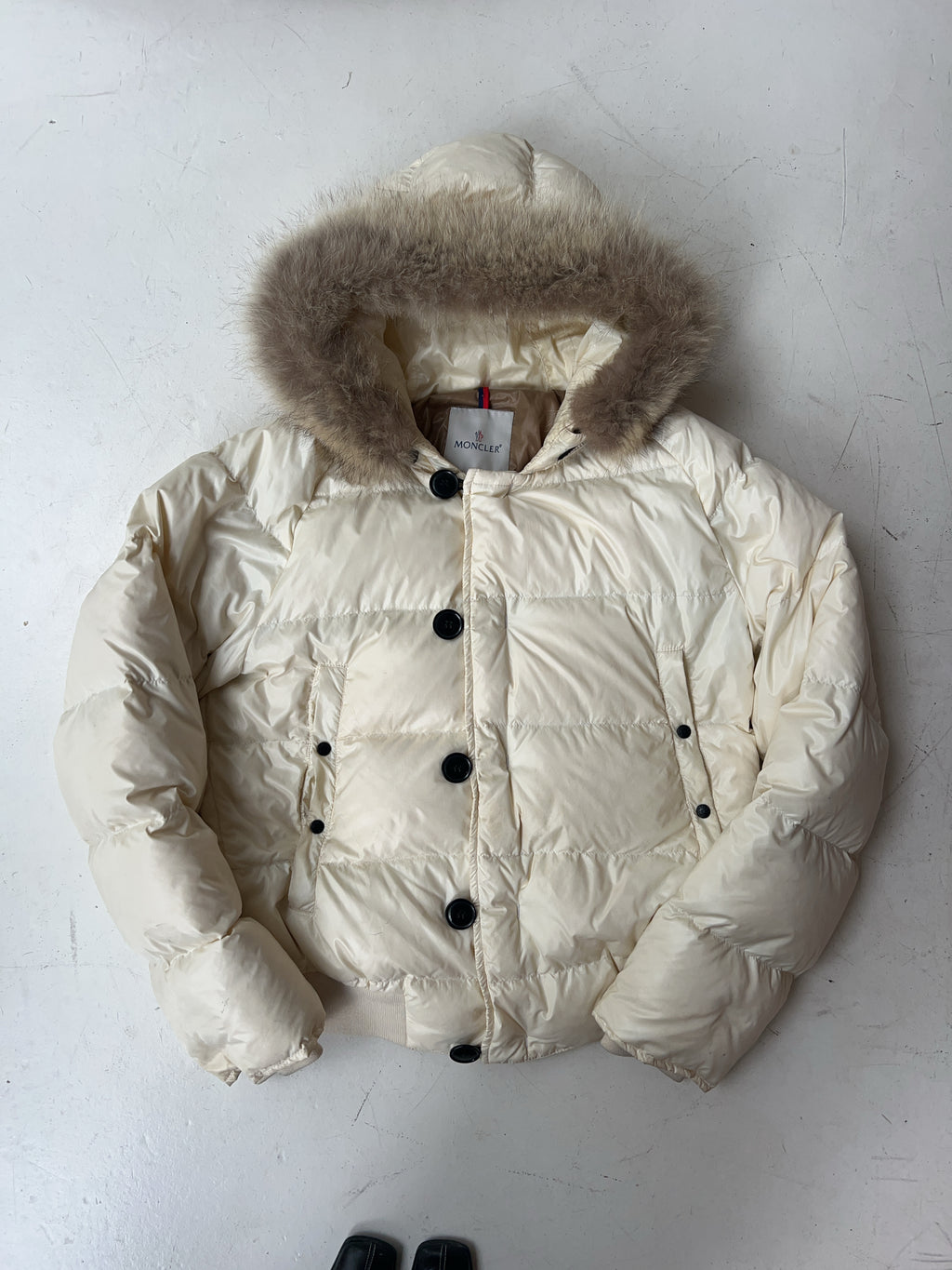 Vintage Moncler Pufferjacke mit Fell (M)