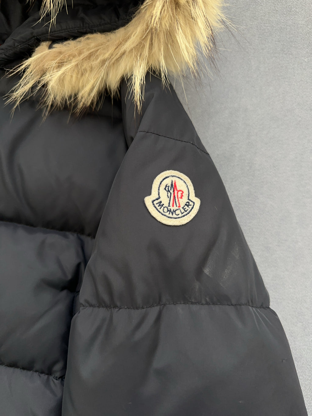 Vintage Moncler Jacke für Damen. Y2K Second Hand 2000s Fashion