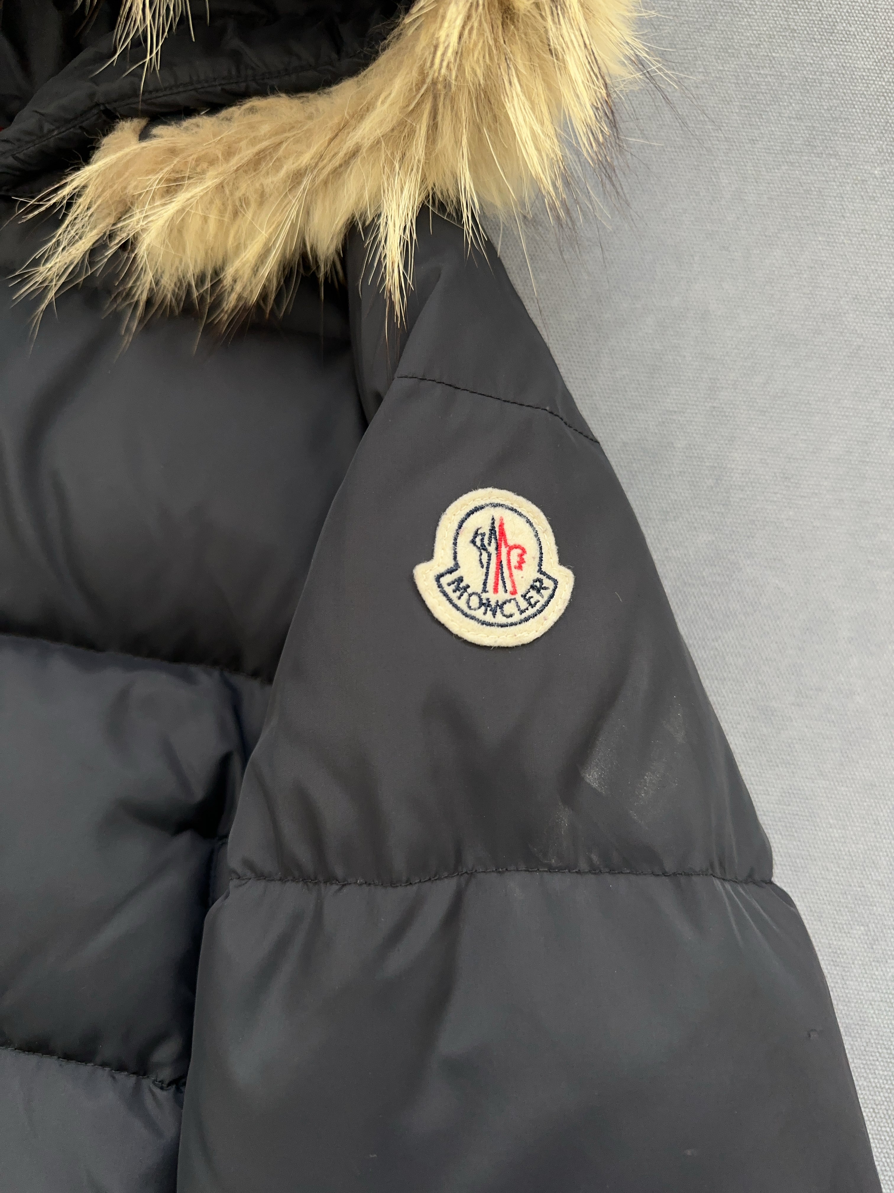 Vintage Moncler Jacke für Damen. Y2K Second Hand 2000s Fashion