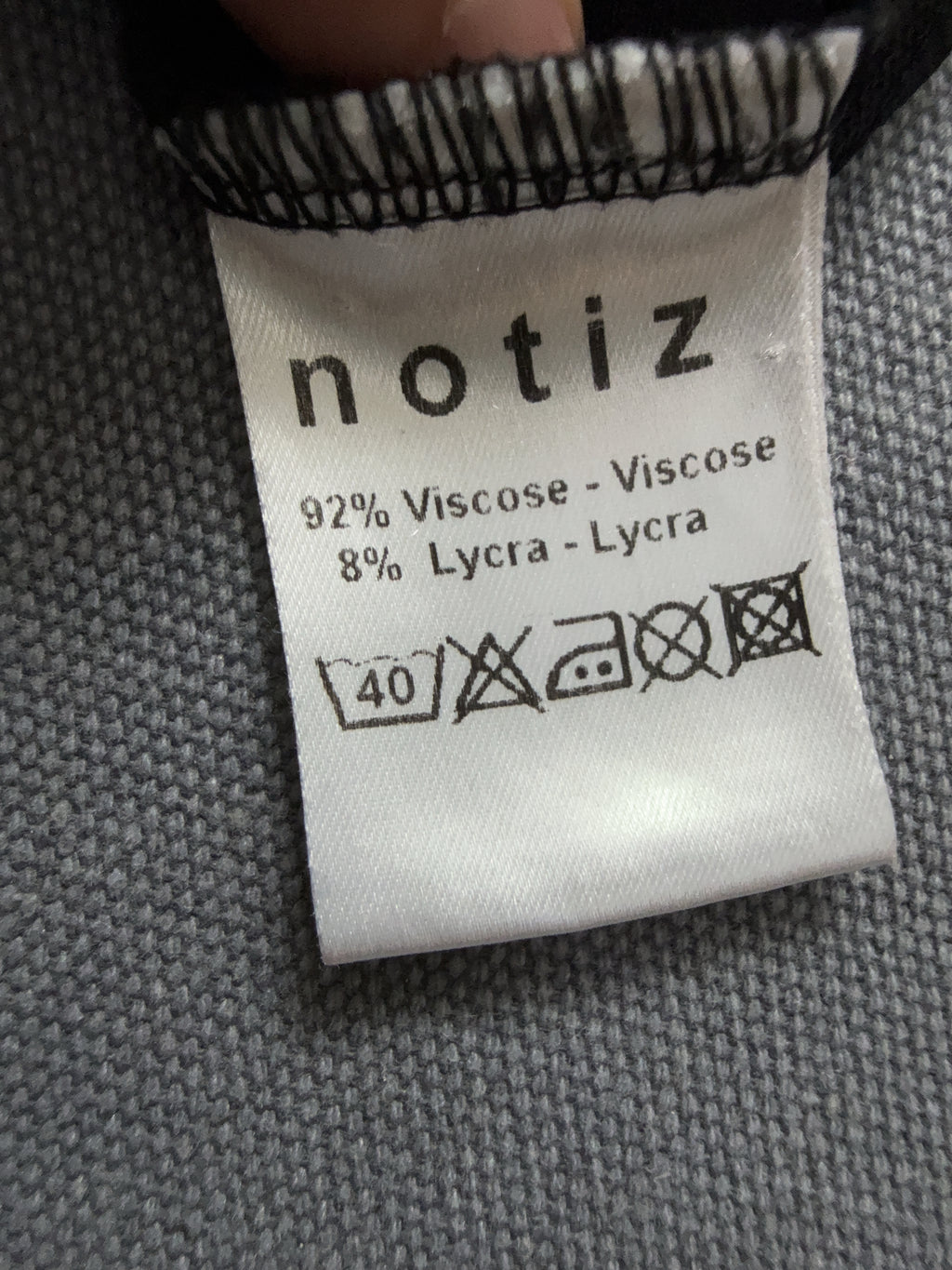 Vintage Printed Longsleeve für Damen. Y2K Second Hand 2000s Fashion 