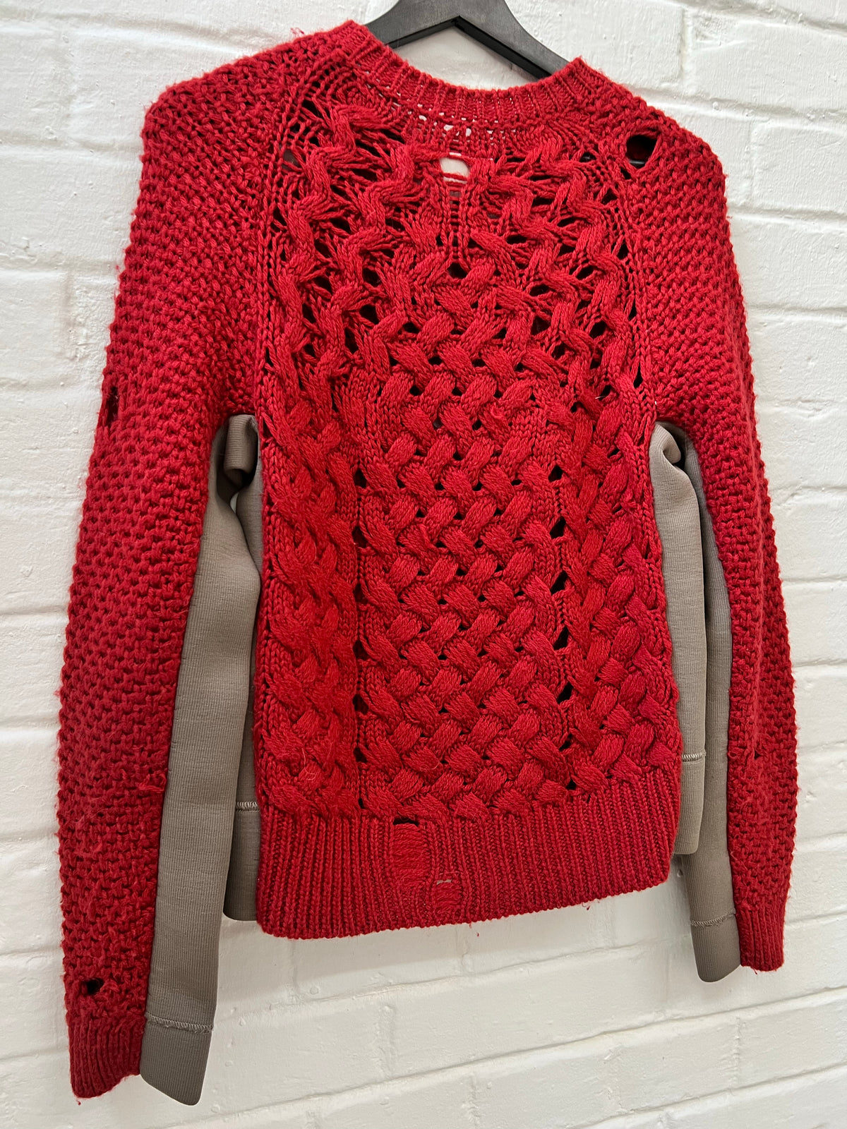 Maison Margiela AW2016 Wool Knit Sweater (S) roter Strickpullover von Maison Margiela Still Thrifting Vintage Shop