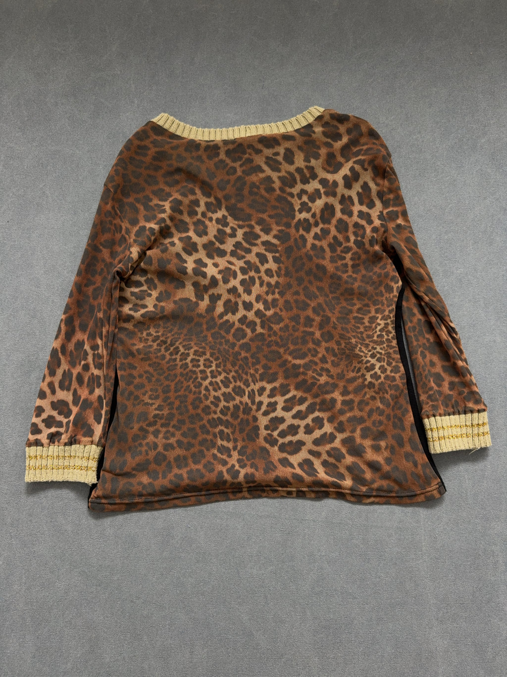 Vintage Printed Longsleeve für Damen. Y2K Second Hand 2000s Fashion 