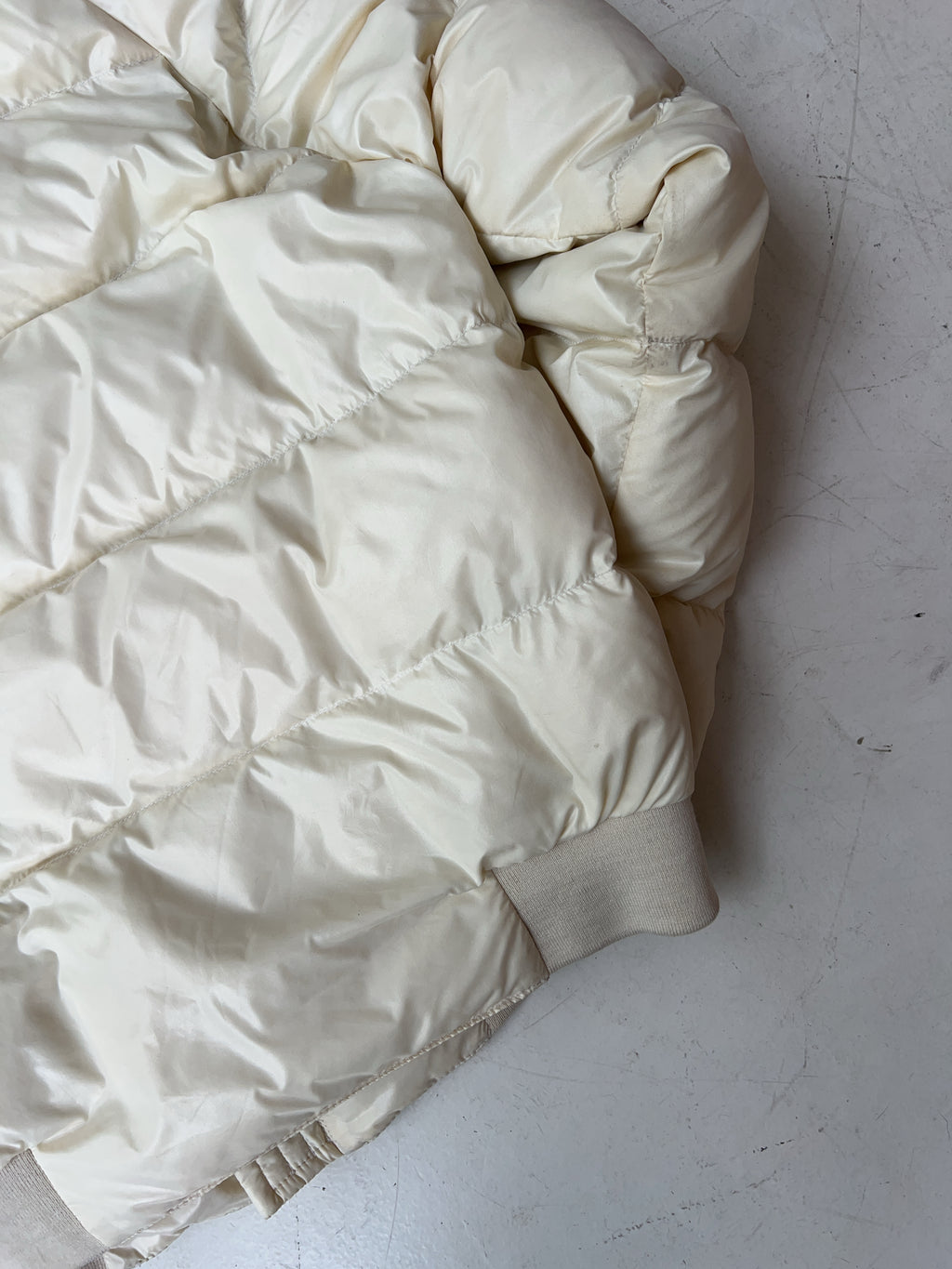 Vintage Moncler Pufferjacke mit Fell (M)